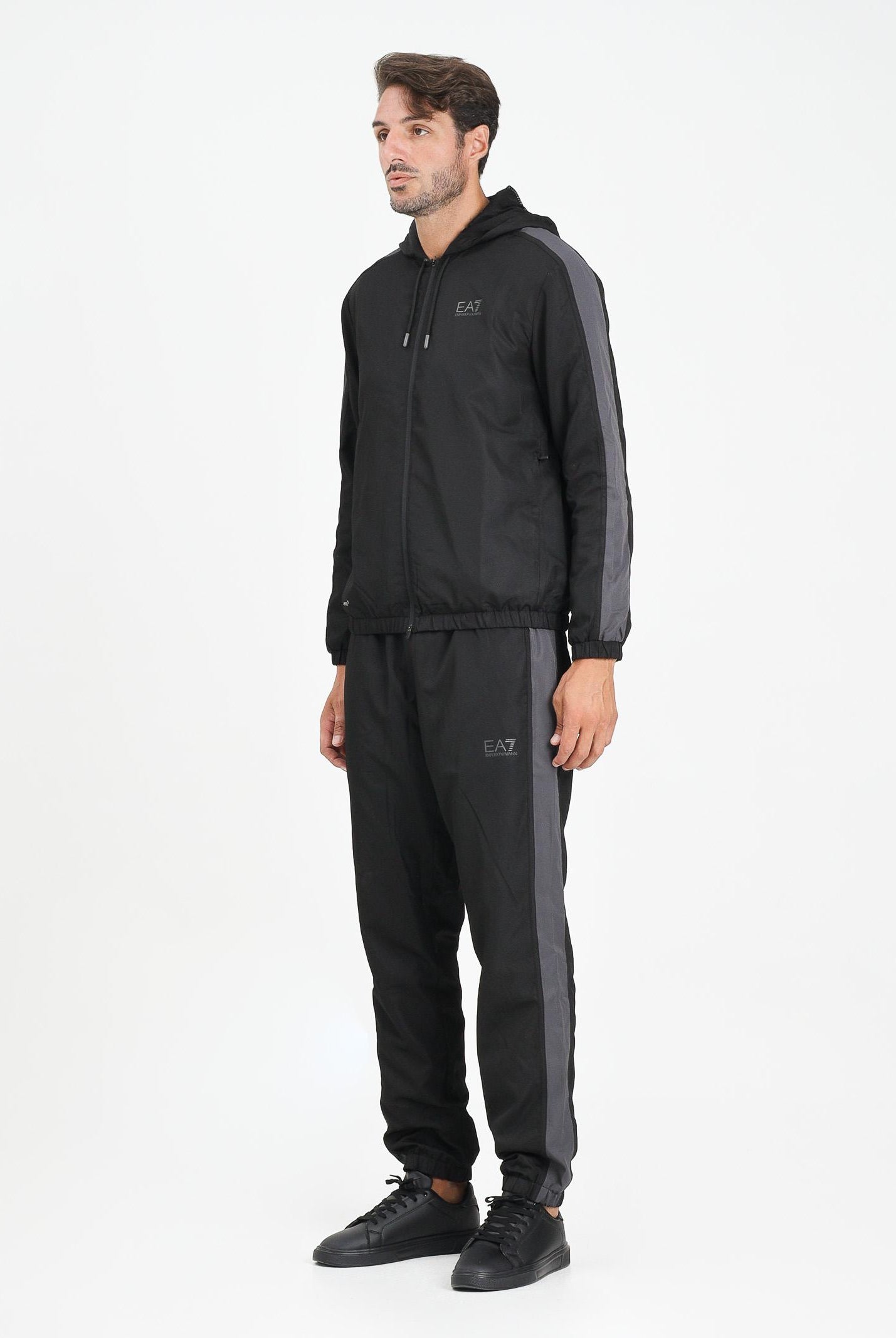 EA7 Tuta nera da uomo con logo e bande a contrasto 7M000643AF16072 UC001 EA7