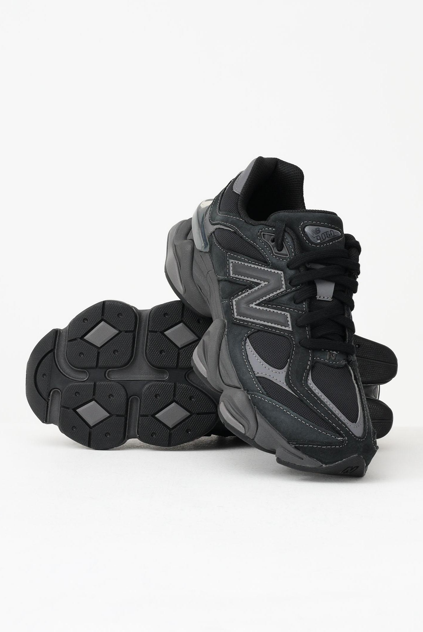 NEW BALANCE Sneakers 9060 nere da uomo U906079E . NEW BALANCE
