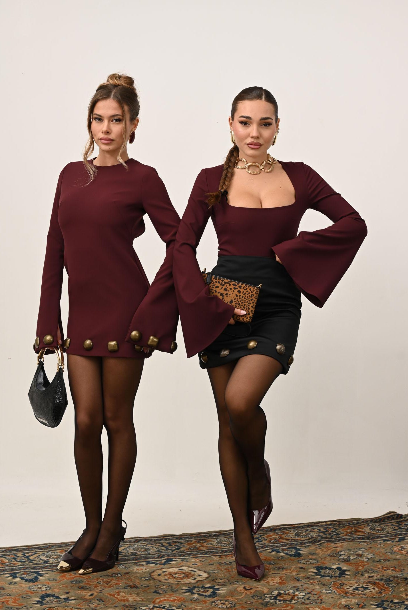 NOELL MAGGINI Abito corto bordeaux da donna con applicazioni e scollo 00126086 BO NOELL MAGGINI