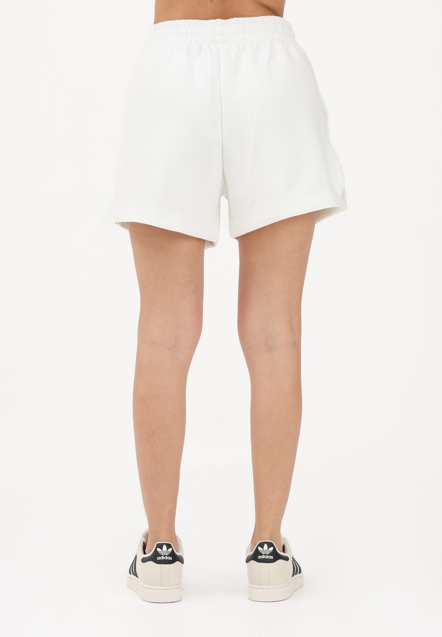 ADIDAS PERFORMANCE Shorts sportivo Soft Lux Loose panna da donna JV9876 . ADIDAS PERFORMANCE