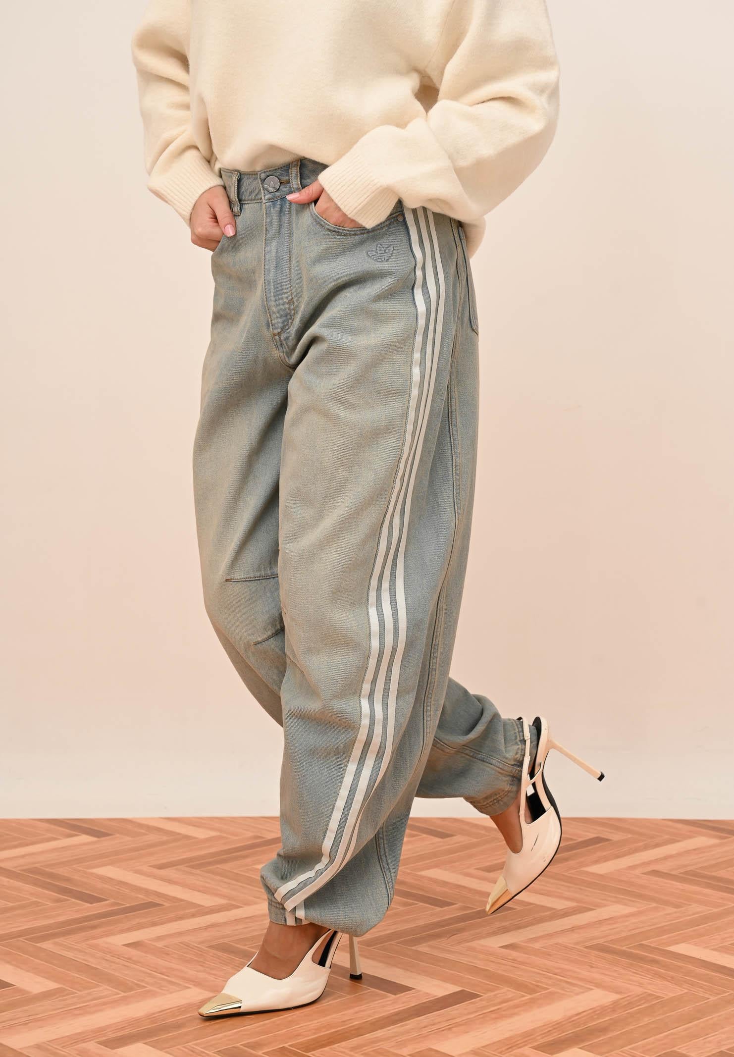 ADIDAS ORIGINALS Jeans Adilenium Season 3 Banana Fitted in denim vintage da donna JX9212 . ADIDAS ORIGINALS