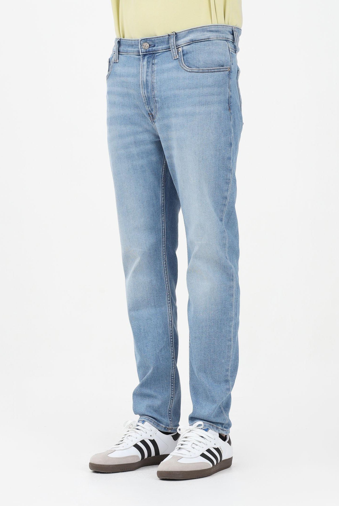 CALVIN KLEIN JEANS Jeans Slim Tapered in denim chiaro da uomo LV04RE780G3N2 . CALVIN KLEIN JEANS