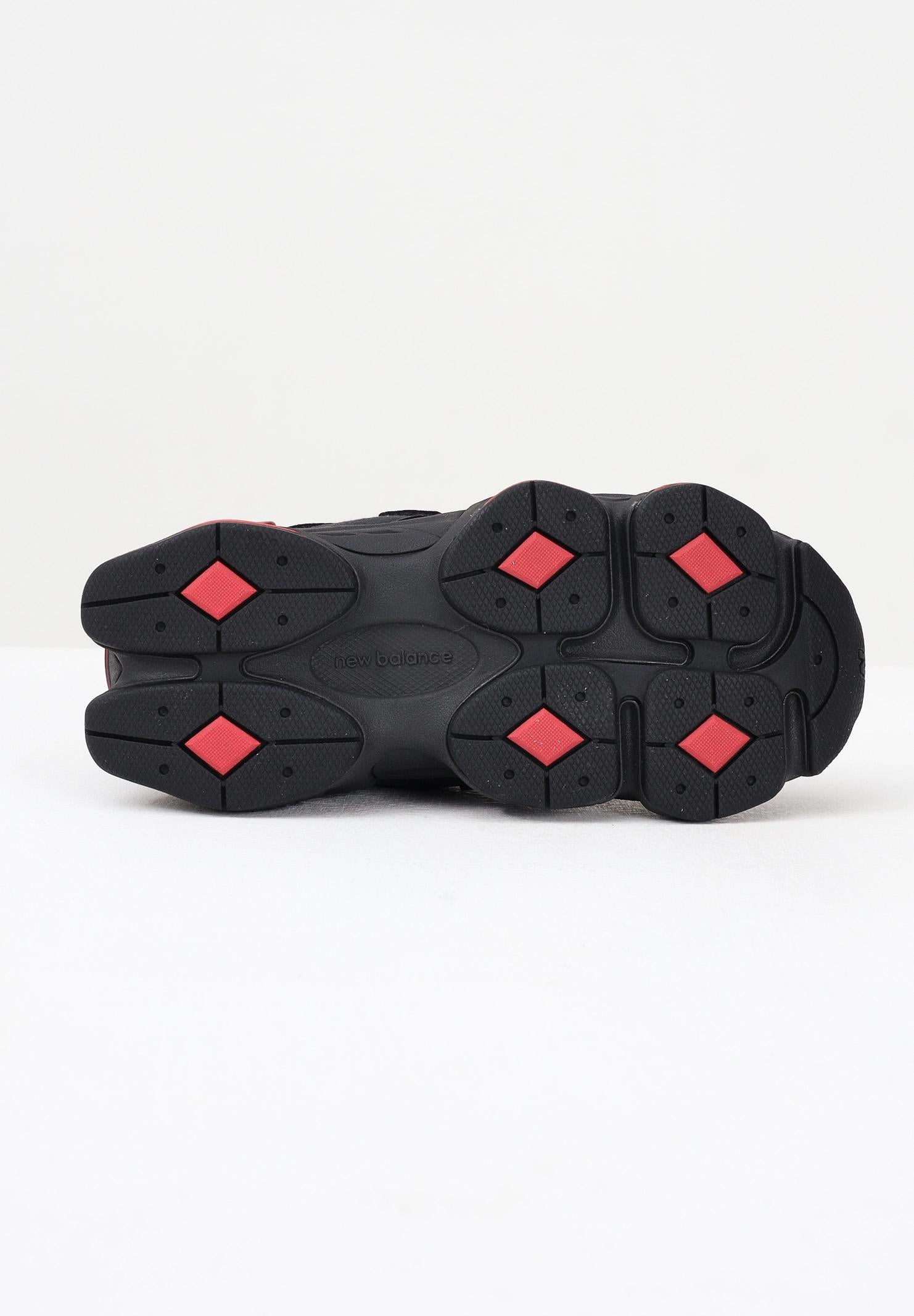 NEW BALANCE Sneakers 9060 Lace nere e rosse per bambino e bambina PC9060JR . NEW BALANCE