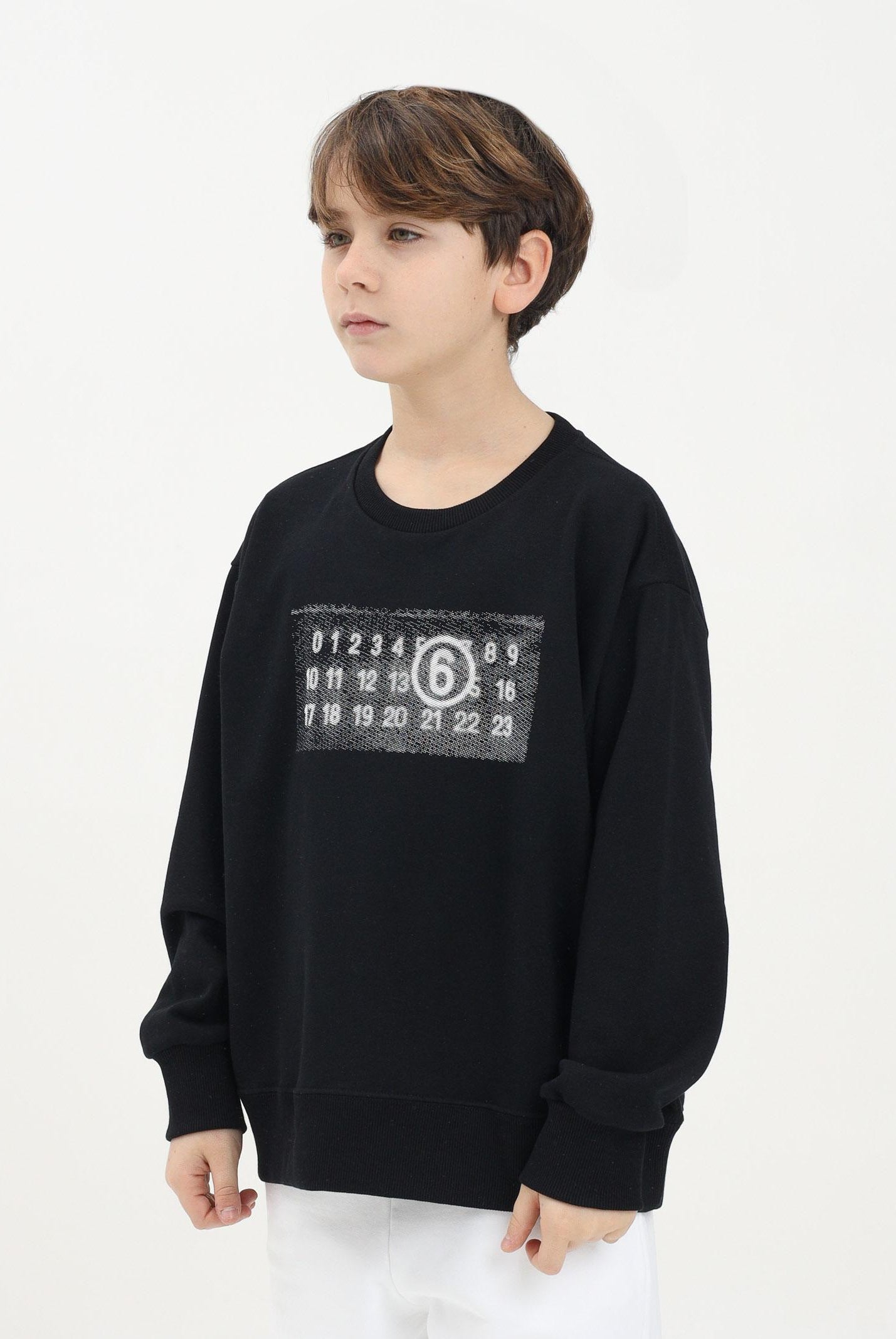 MAISON MARGIELA Felpa girocollo nera per donna, ragazzi e bambini con logo numerico Pixel M60796MM02X M6900 MAISON MARGIELA