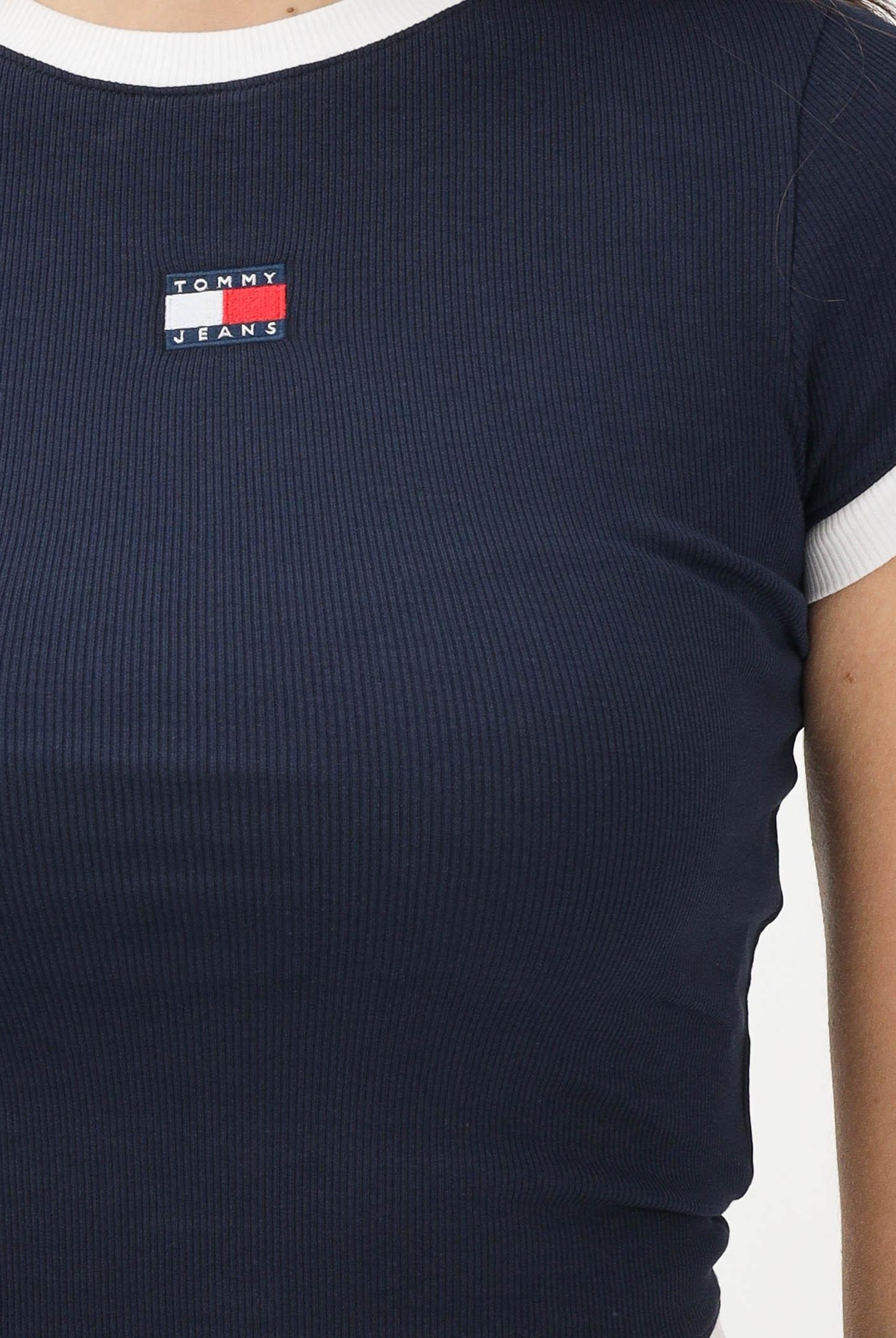 TOMMY JEANS T-shirt a manica corta blu da donna con logo e finiture a contrasto DW0DW22575 C1G TOMMY JEANS