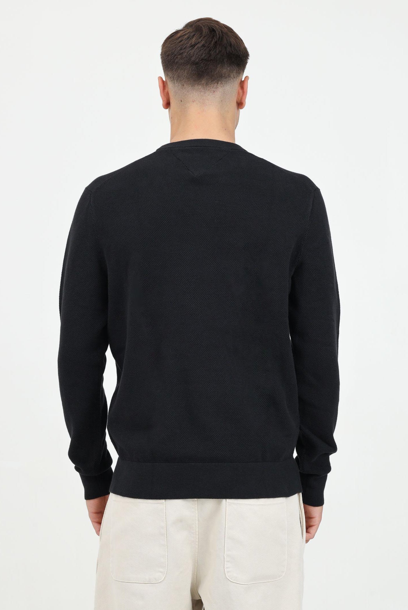 Maglioncino girocollo nero da uomo con ricamo bandierina MW0MW36347 BDS TOMMY HILFIGER