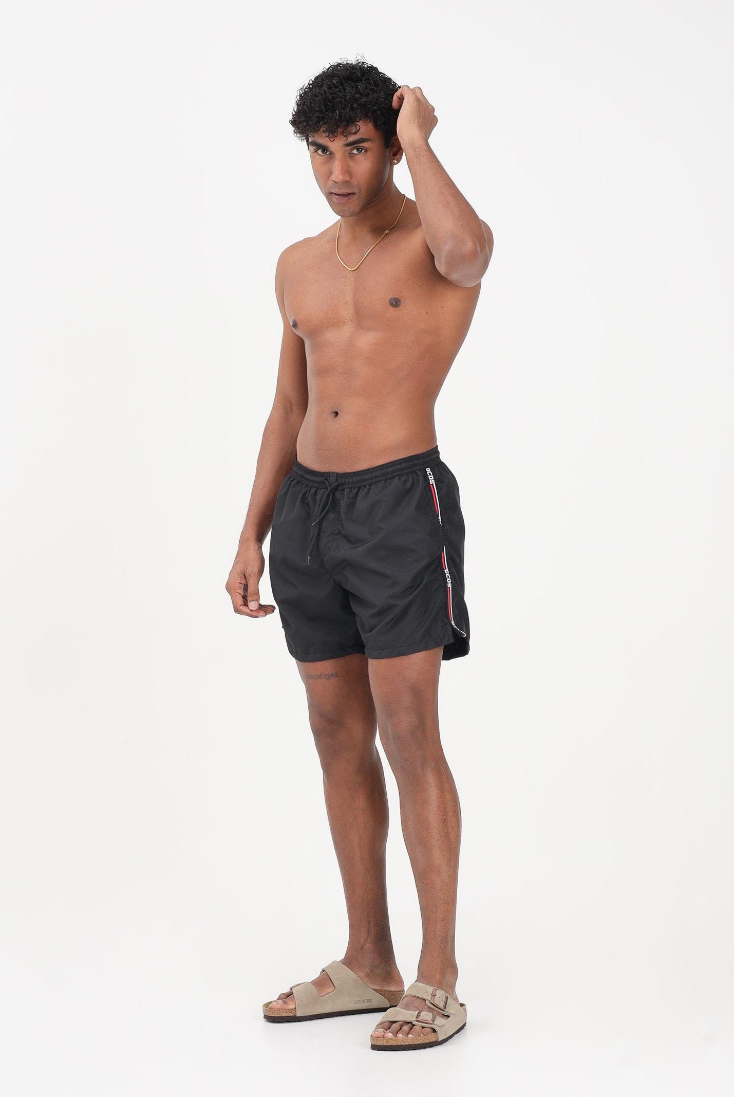 GCDS Shorts mare nero da uomo con bande logate a contrasto C1MEQS244T016 999B GCDS