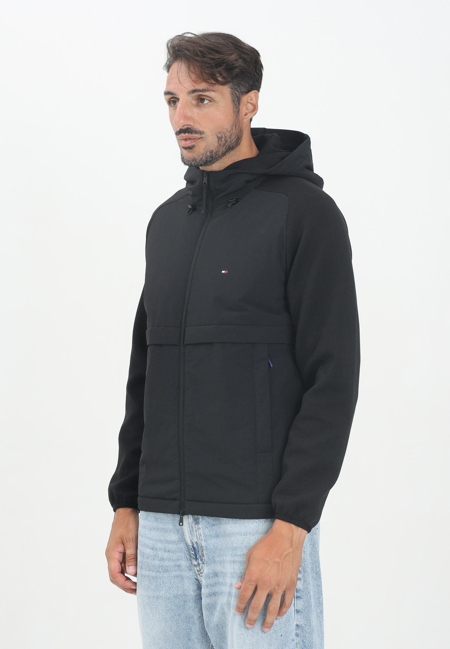 TOMMY HILFIGER Giacca a vento nera da uomo con logo MW0MW39870BDS TOMMY HILFIGER