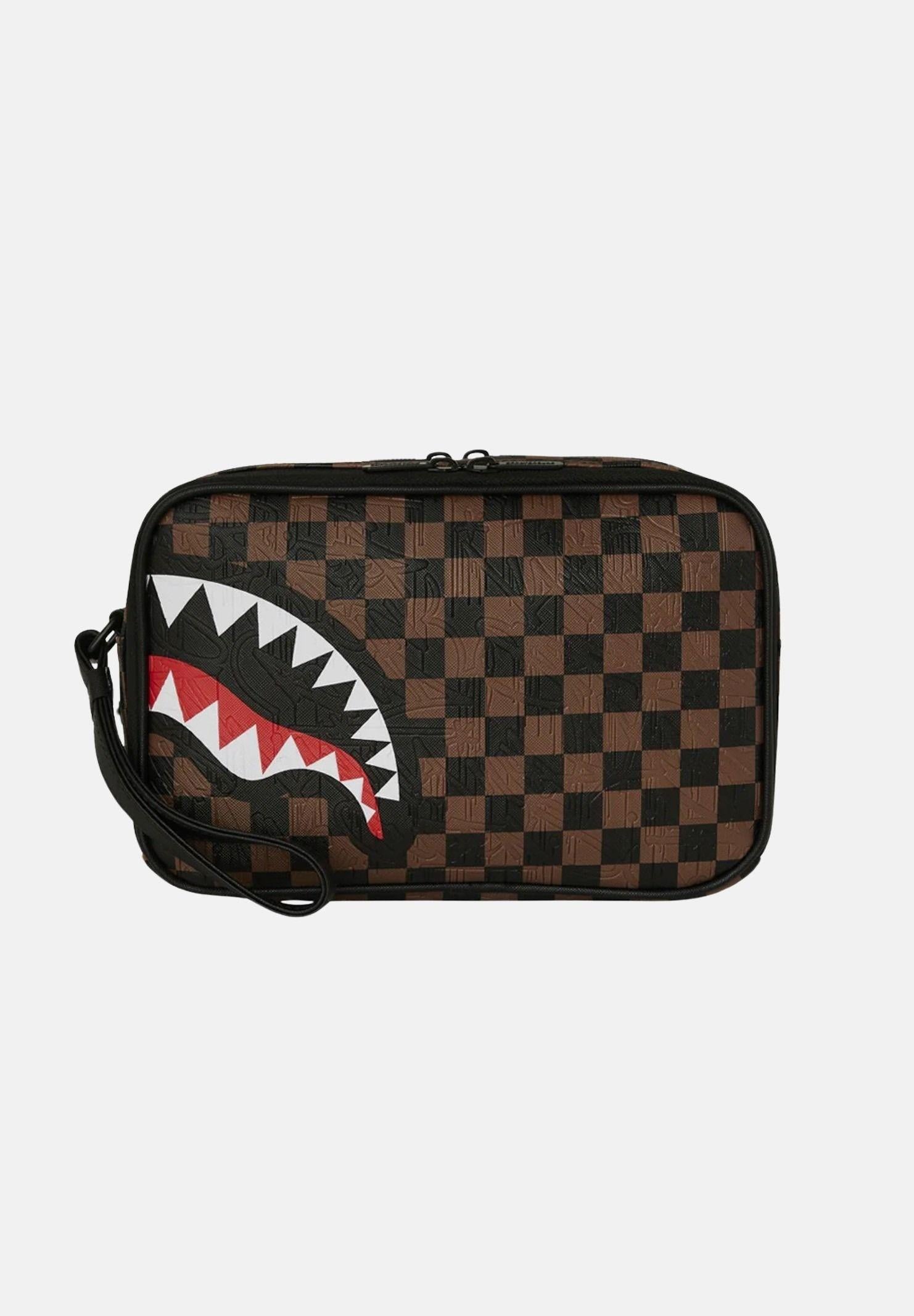 SPRAYGROUND Pochette CHECK 2 EMBOSS TOILETRY BAG marrone per uomo e donna 910B8238NSZ . SPRAYGROUND
