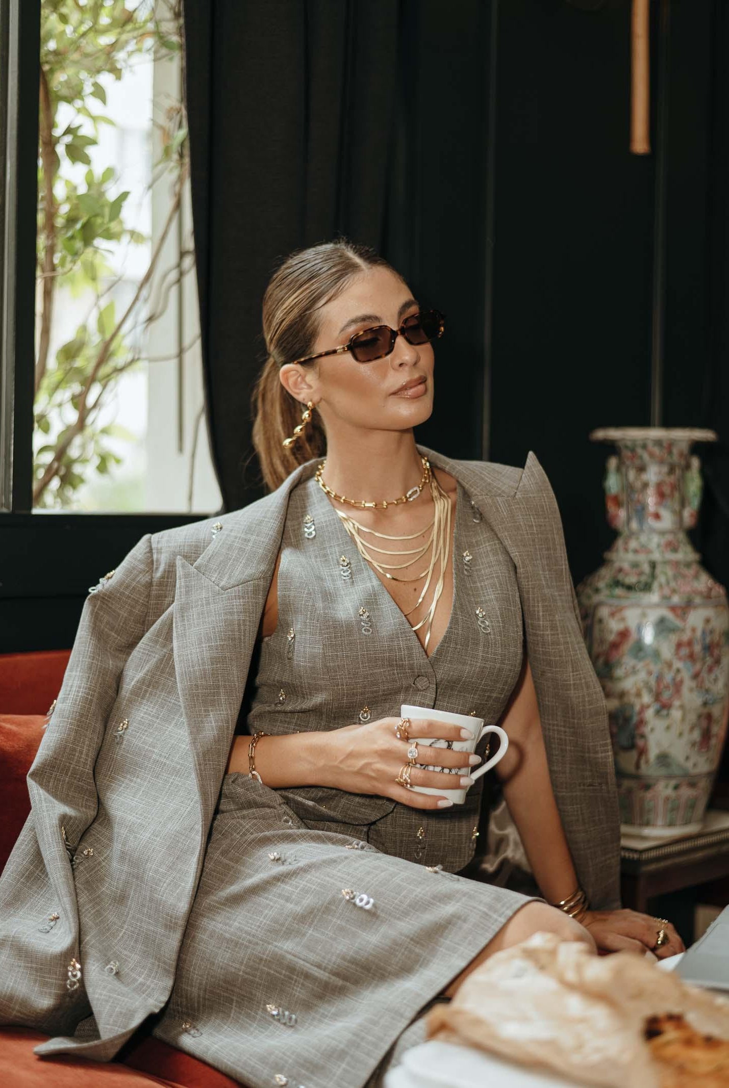 SIMONA CORSELLINI Giacca grigia da donna con applicazioni metalliche A25CPGI00301-C00232 V0000 SIMONA CORSELLINI