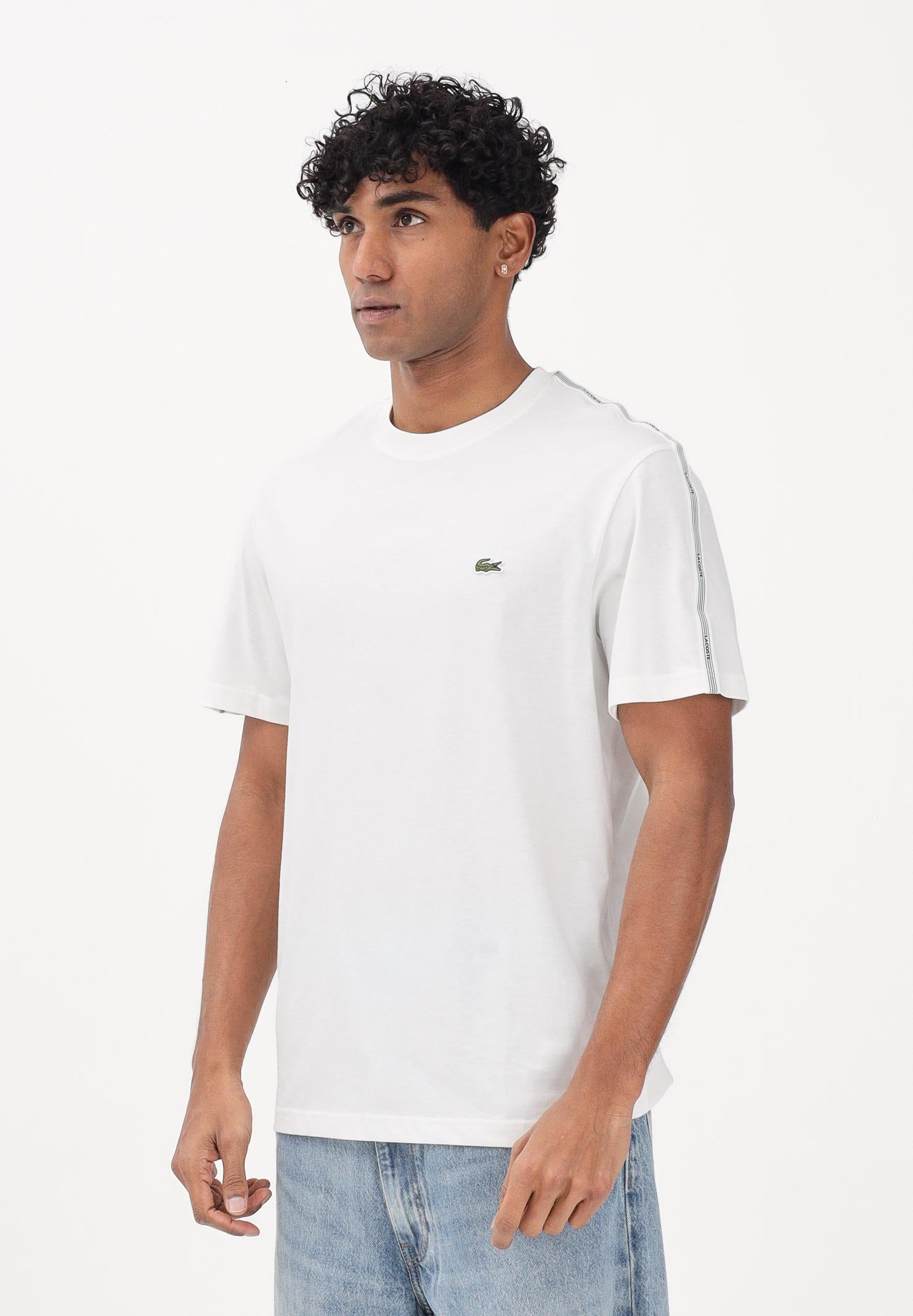 LACOSTE T-shirt a manica corta bianca da uomo con fascia a righe firmata TH0888 70V LACOSTE