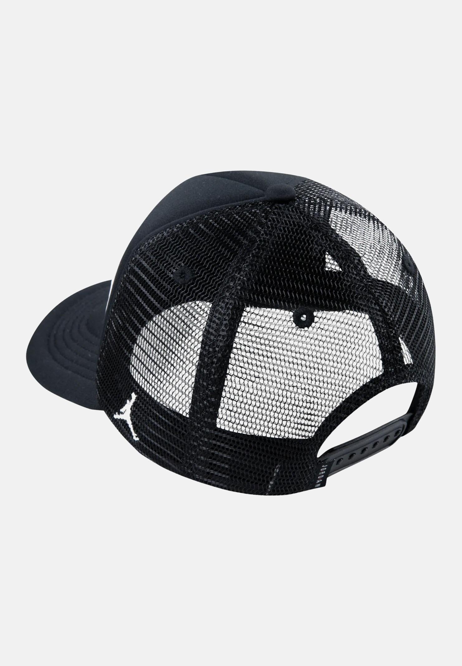 JORDAN Cappello con visiera JAN TRUCKER nero per uomo e donna 9A0940 023 JORDAN