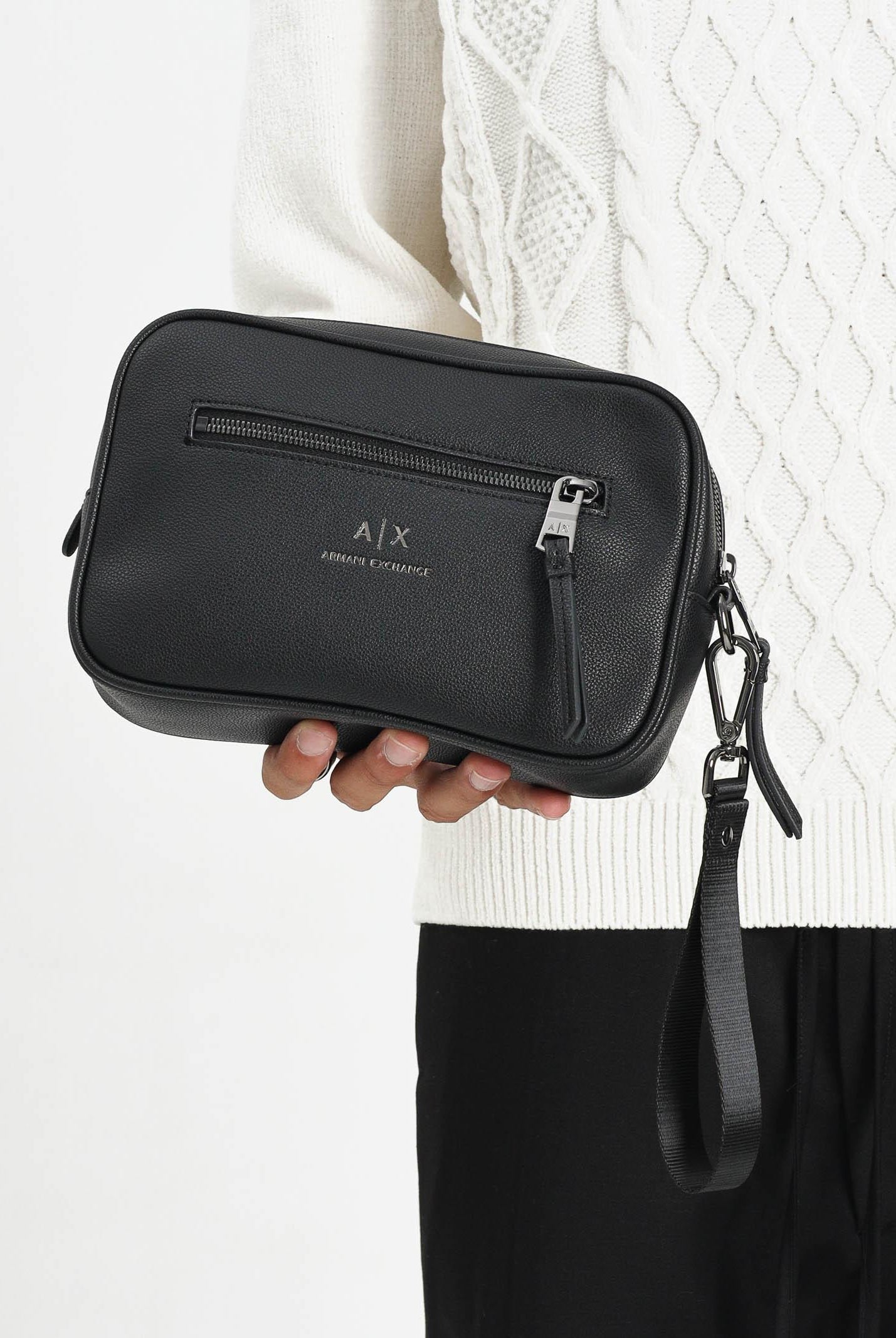 ARMANI EXCHANGE Pochette nera da uomo con logo 958446CC830 00020 ARMANI EXCHANGE