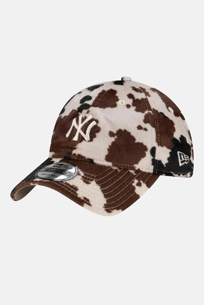 NEW ERA Cappello con visiera Animal Print 9Twenty New York Yankees con fantasia mucca nei toni del panna, marrone e nero per uomo e donna 60844104 NEW ERA