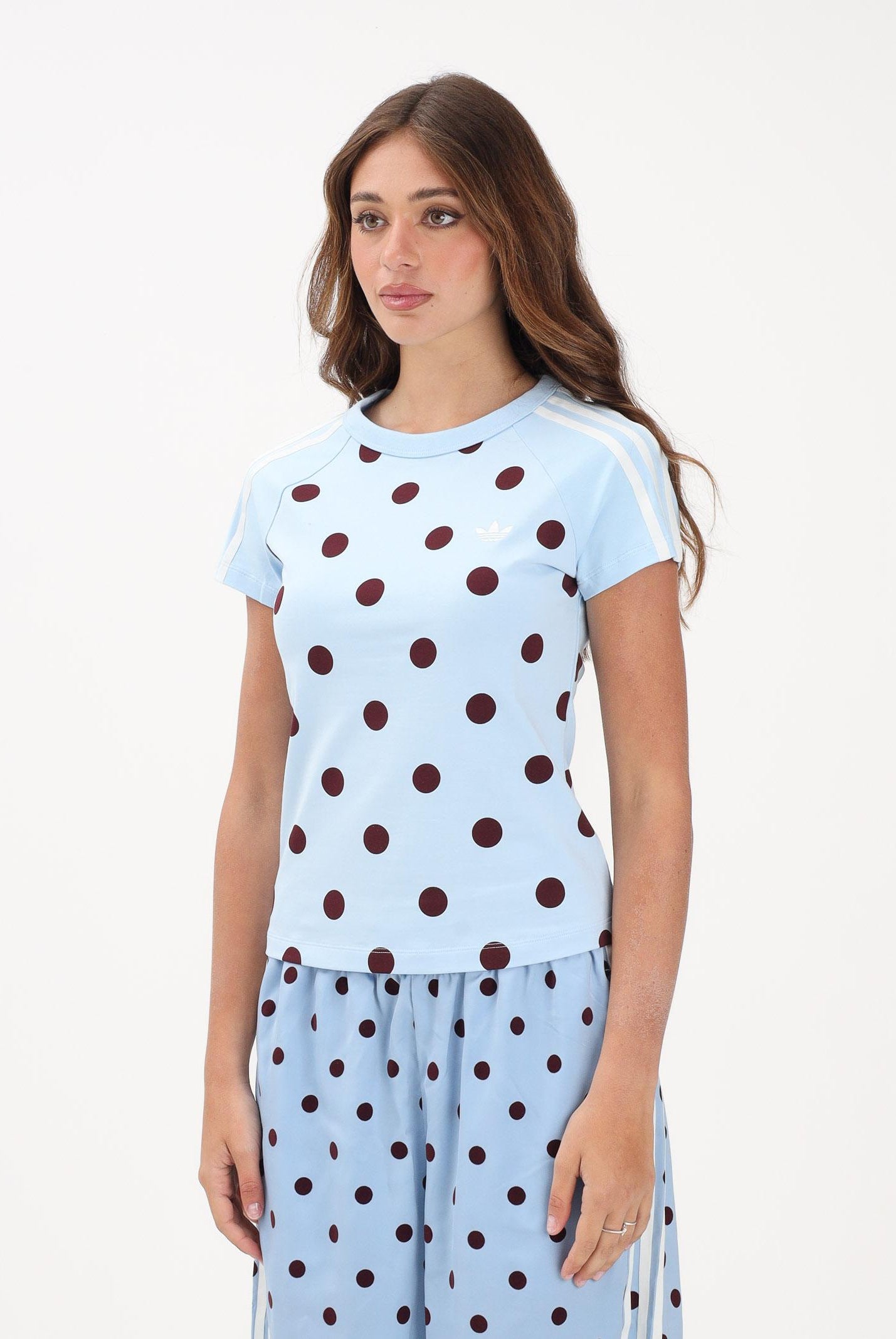 ADIDAS ORIGINALS T-shirt a manica corta CALIFORNINA SLIM FIT azzurra e bordeaux con pois da donna KV1192 . ADIDAS ORIGINALS