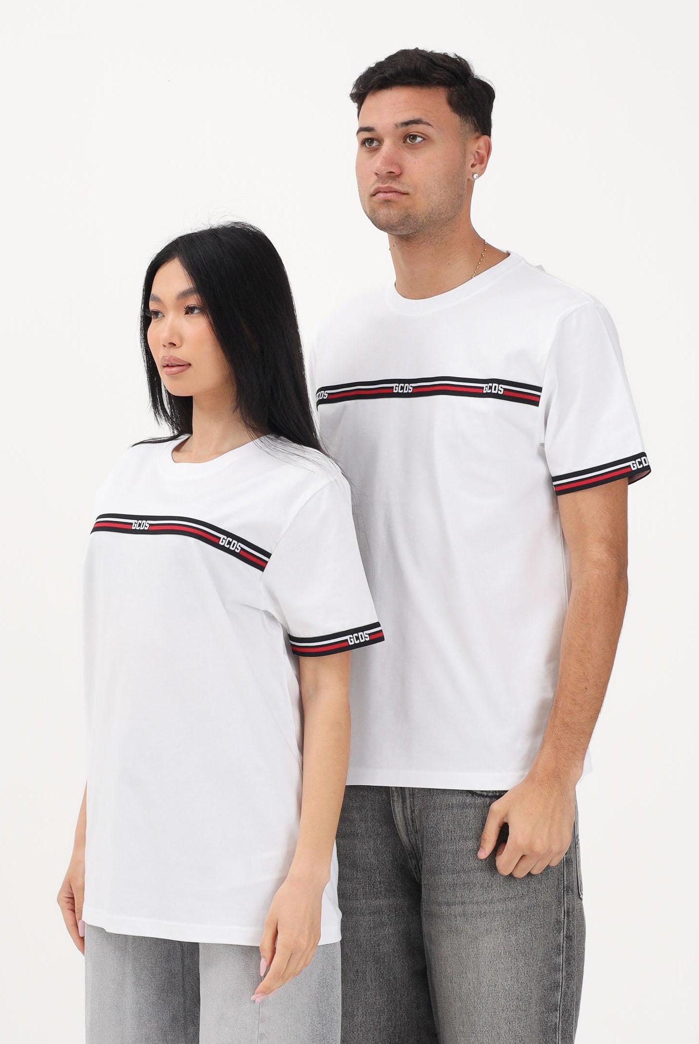 GCDS T-shirt a manica corta bianca per uomo e donna con bande logate C1MEQC036J101 100B GCDS