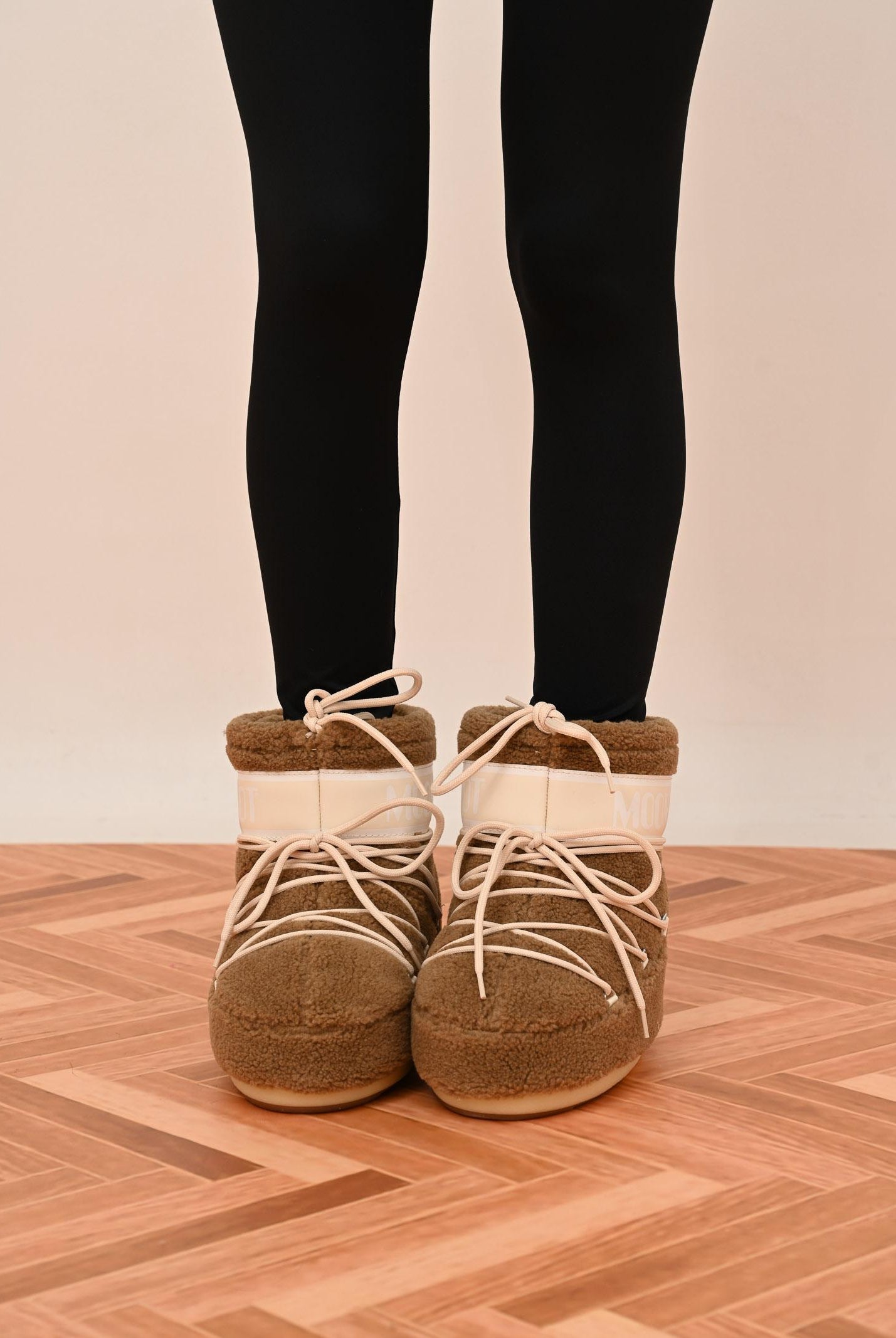 MOON BOOT Stivali da neve ICON LOW in teddy marroni da donna 80D1409700 M047 MOON BOOT