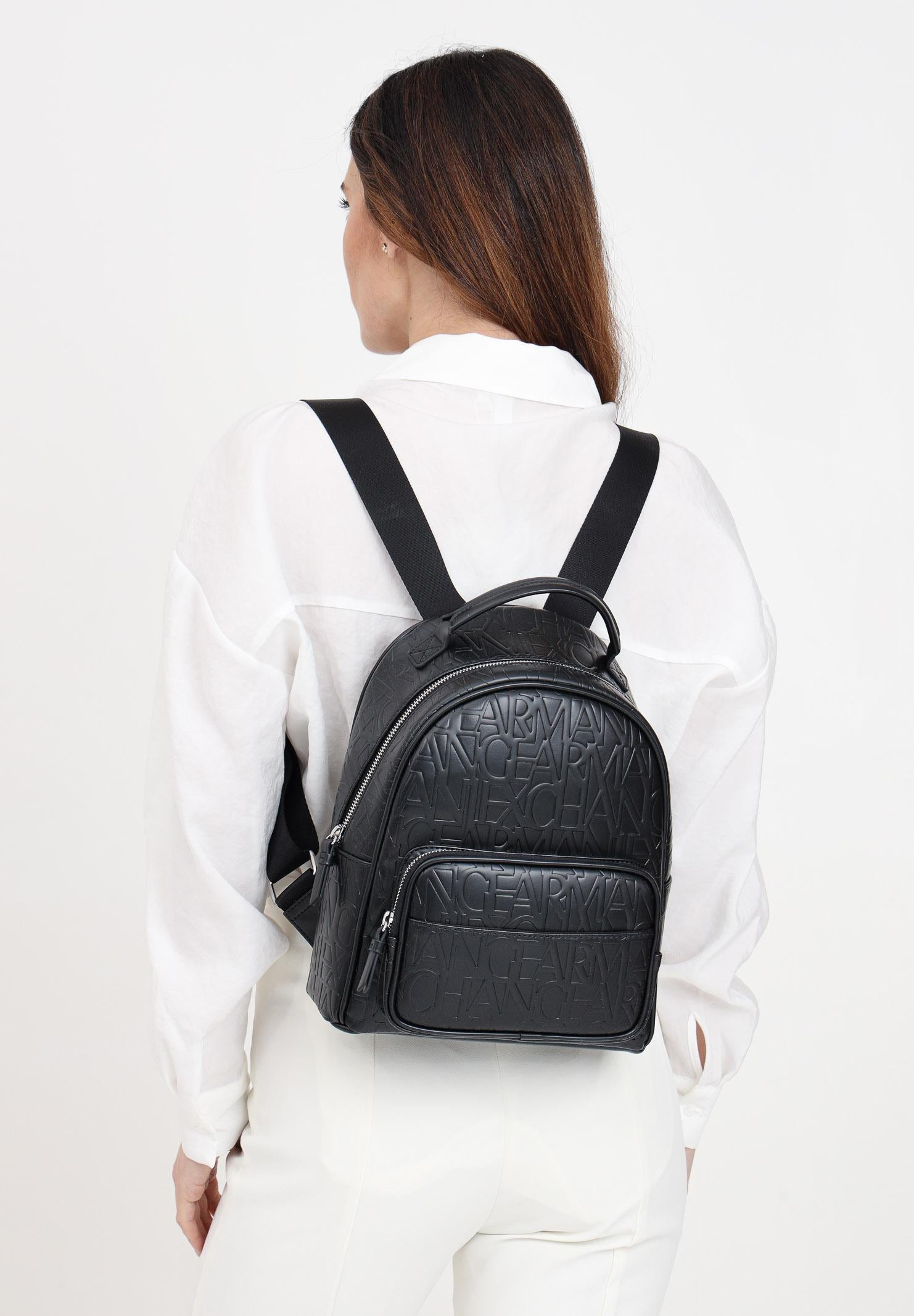 ARMANI EXCHANGE Zaino nero da donna con logo allover in rilievo 942805CC793 00020 ARMANI EXCHANGE