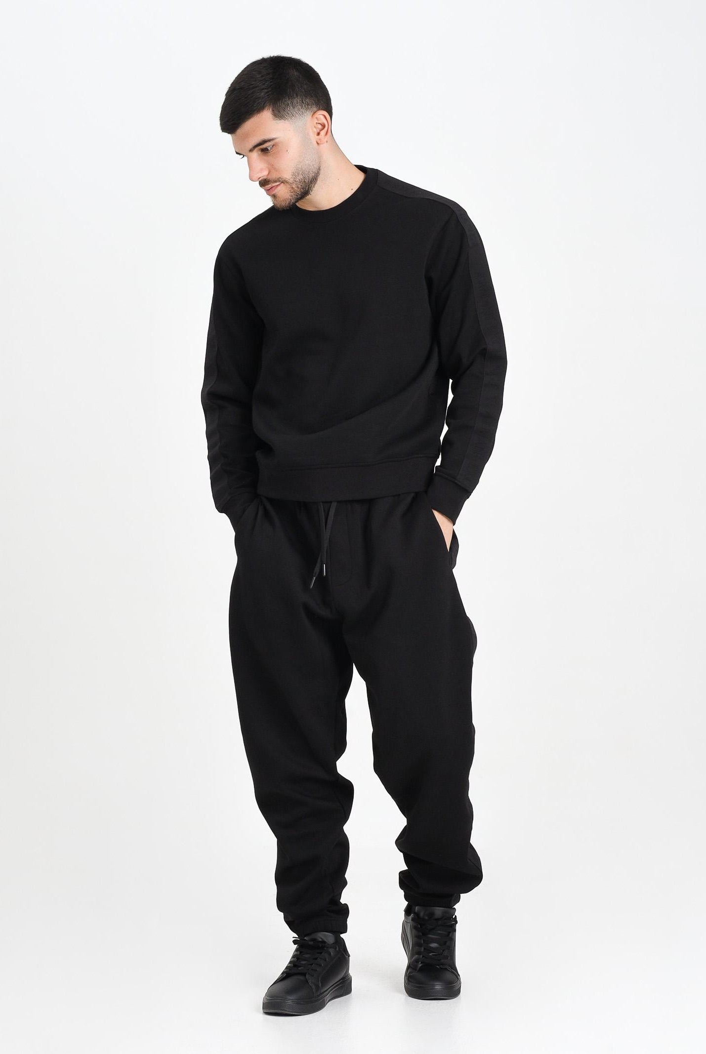 ARMANI EXCHANGE Pantalone sportivo nero da uomo con bande laterali logate XM001301AF10818 UC001 ARMANI EXCHANGE