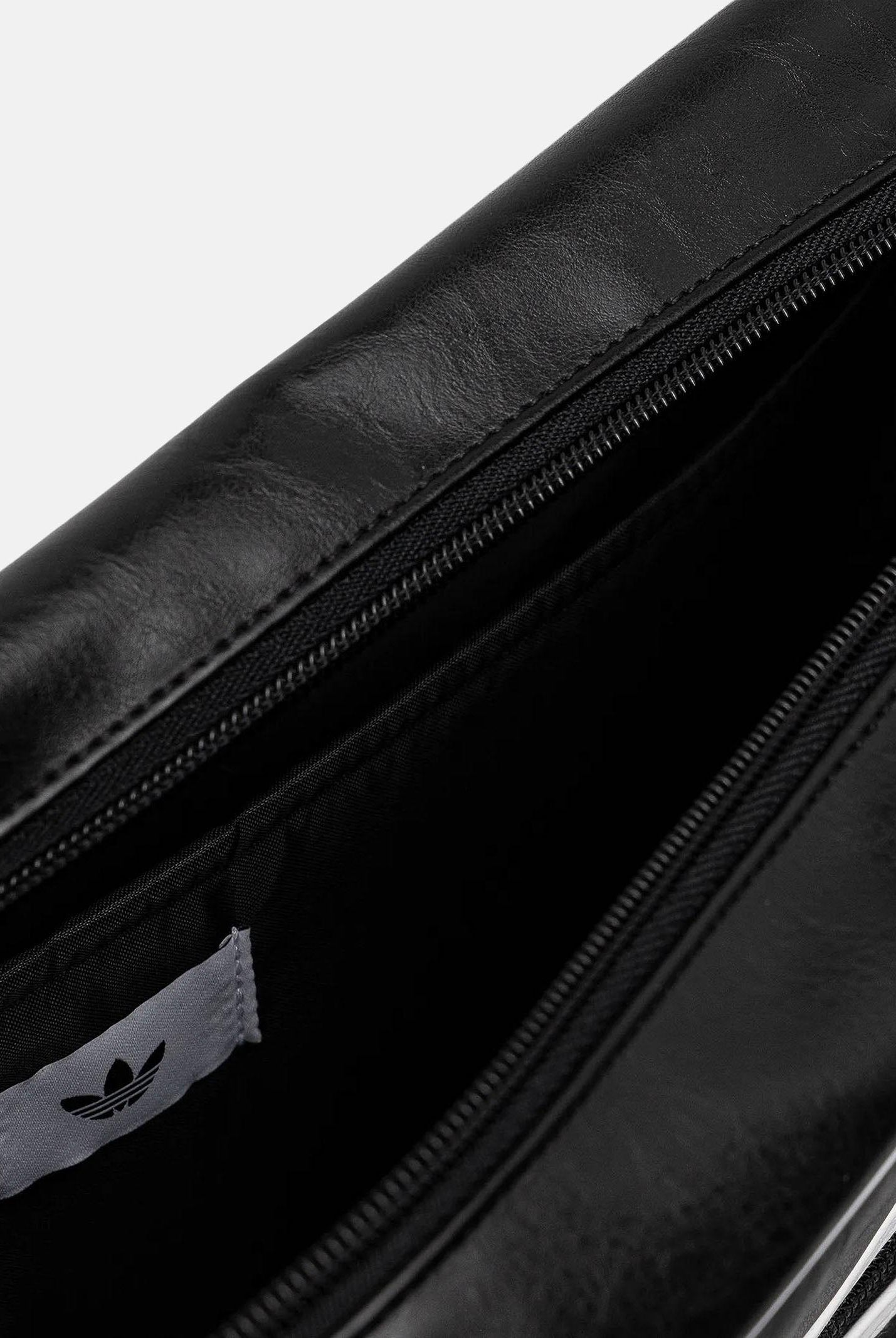 ADIDAS ORIGINALS Borsa a tracolla OG Airliner nera per uomo e donna JW3346 . ADIDAS ORIGINALS