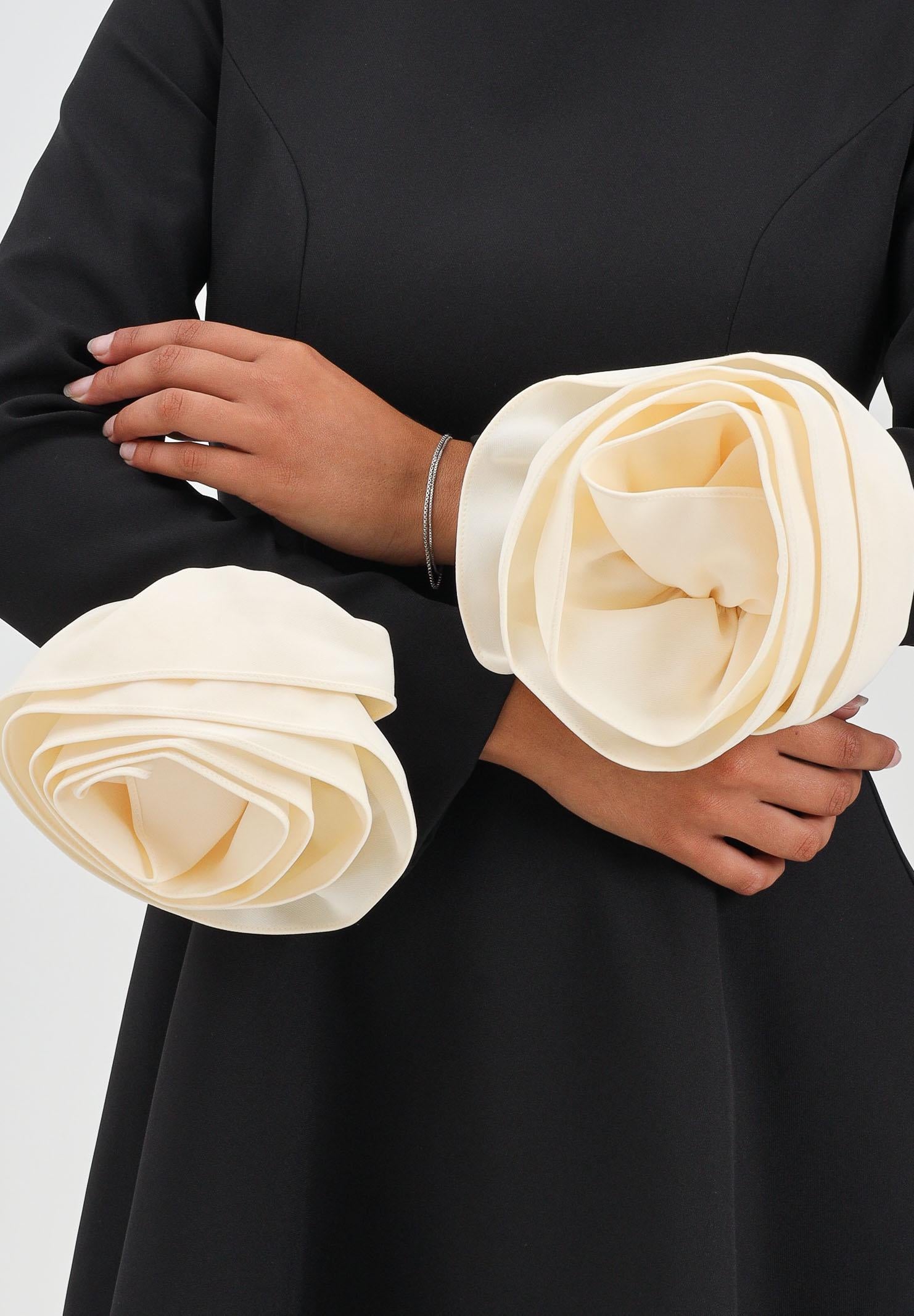 ODI ODI Abito corto Ampezzo nero da donna con applicazioni fiori AMPEZZO110W5 D6 ODI ODI