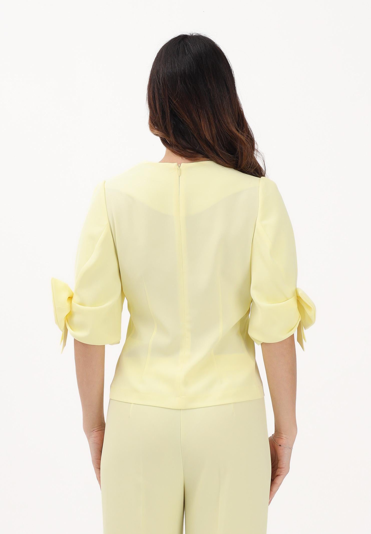 VICOLO Blusa gialla da donna con fiocco applicato TAB0245 ABU20 VICOLO