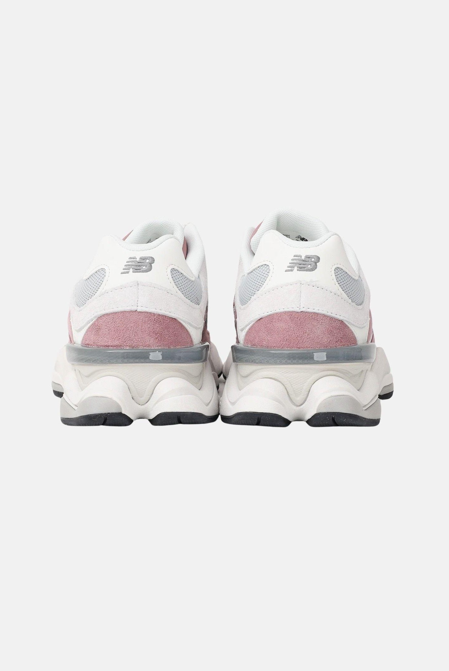 NEW BALANCE Sneakers 9060 bianche e rosa da donna U906040V . NEW BALANCE