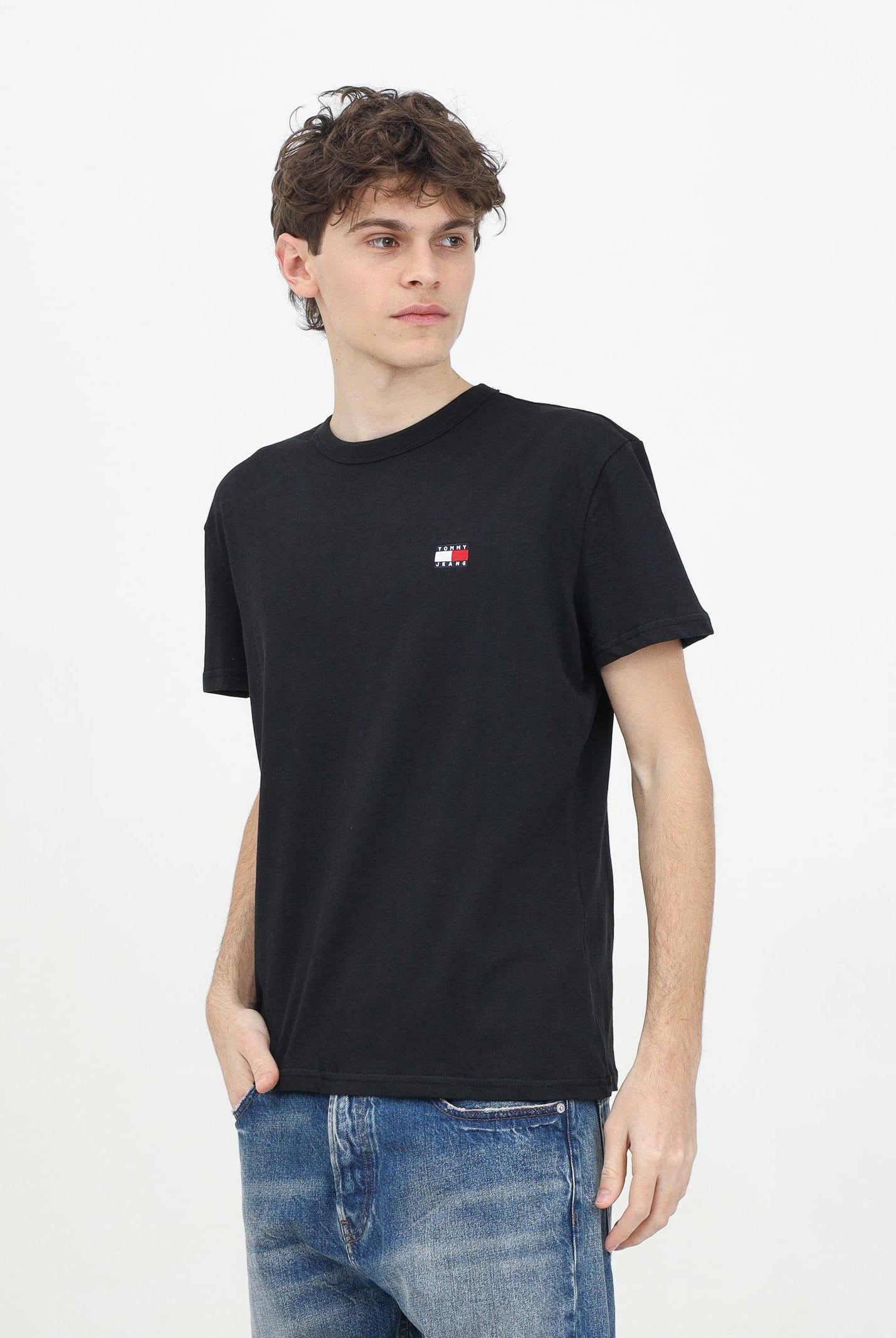 TOMMY JEANS T-shirt a manica corta nera da uomo con ricamo logo DM0DM20322 BDS TOMMY JEANS