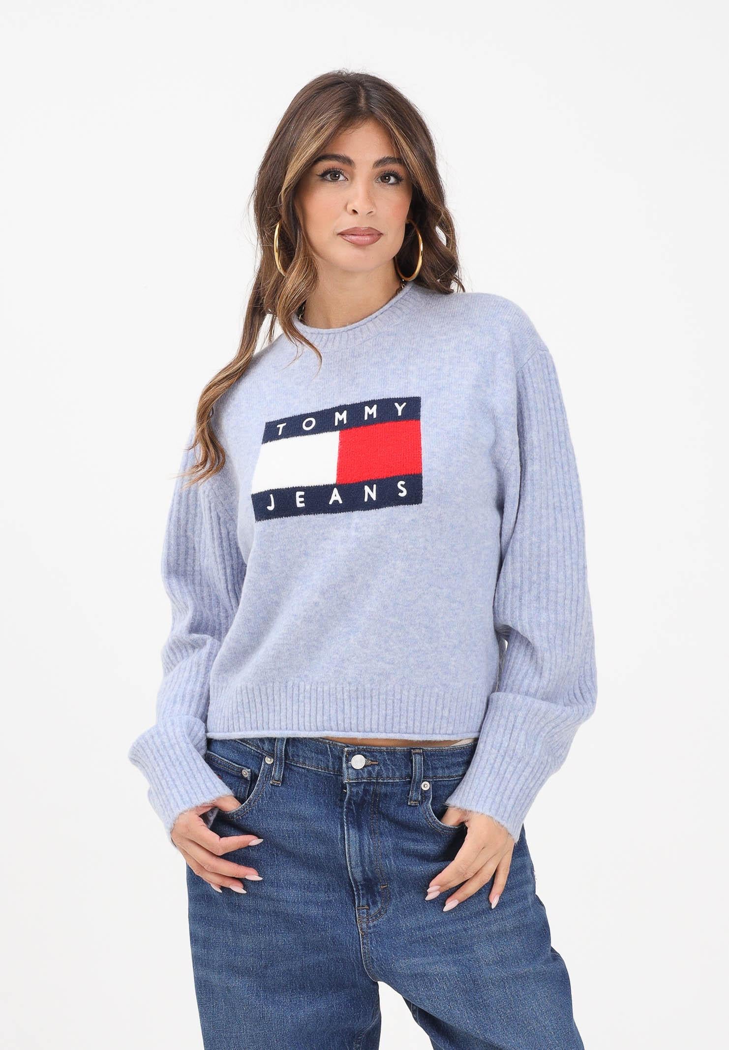TOMMY JEANS Maglioncino girocollo azzurro da donna con bandiera DW0DW21782DZ1 TOMMY JEANS