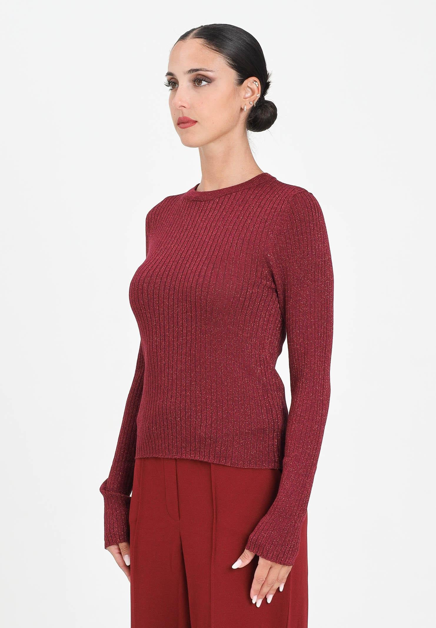 JDY Maglioncino girocollo bordeaux da donna realizzata in tessuto a costine con delicato filo lurex 15330569 MaroonBanner JDY