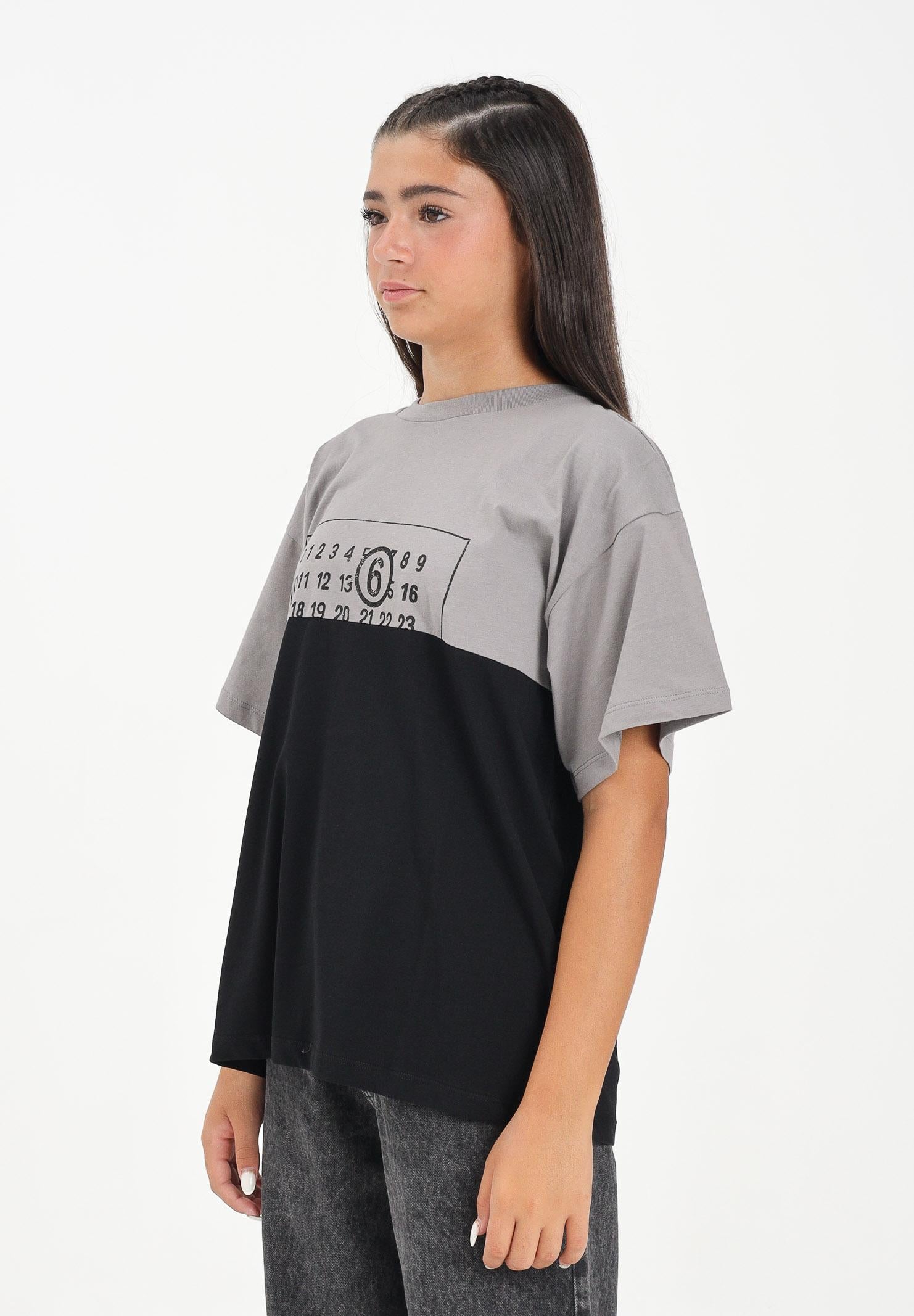 MAISON MARGIELA T-shirt a manica corta nera e grigia per donna, ragazzi e bambini caratterizzata da una costruzione re-cut M60876MM04I M6C37 MAISON MARGIELA