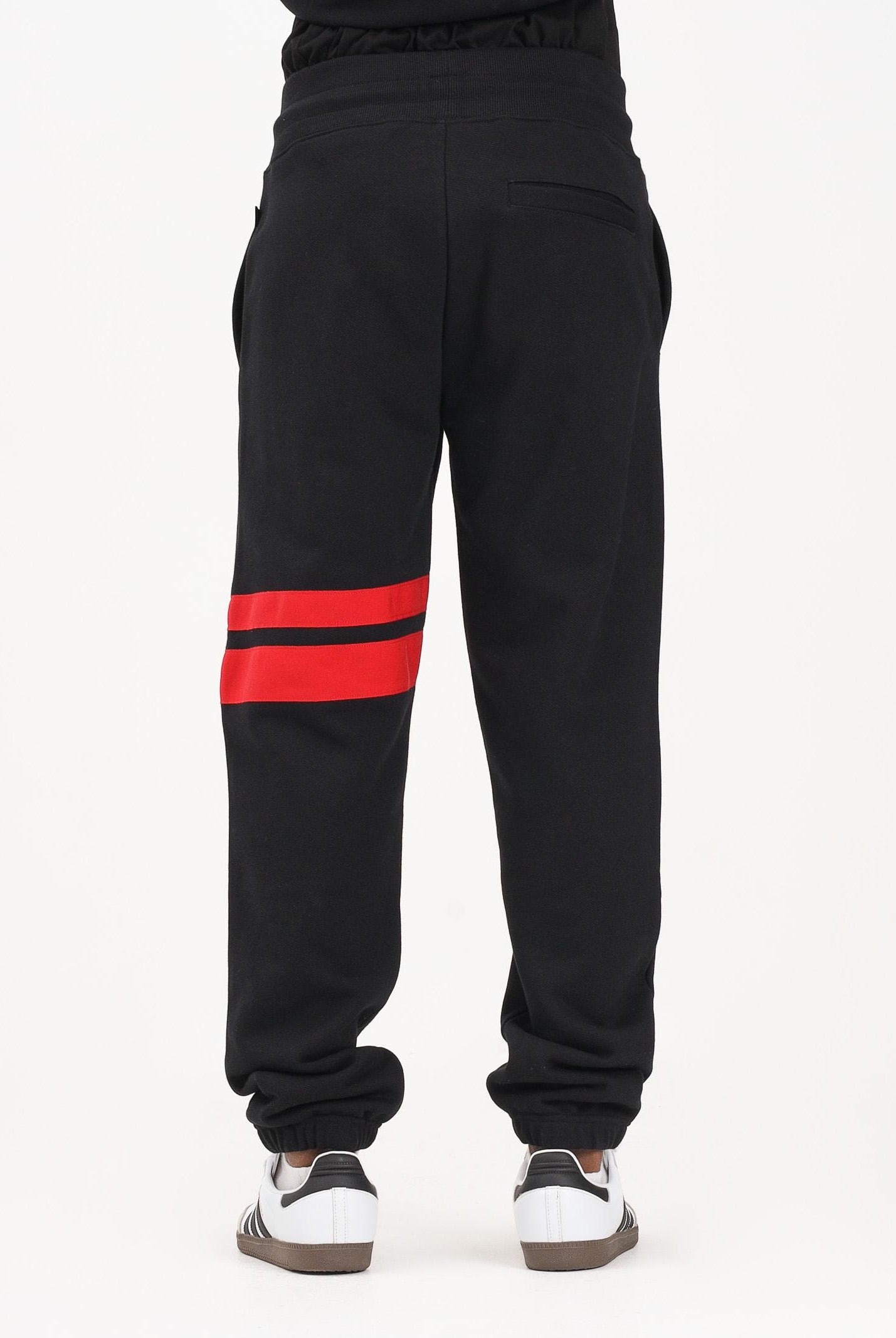 GCDS Pantalone sportivo nero per uomo e donna con dettagli a contrasto B1XM3002JI0 99 GCDS