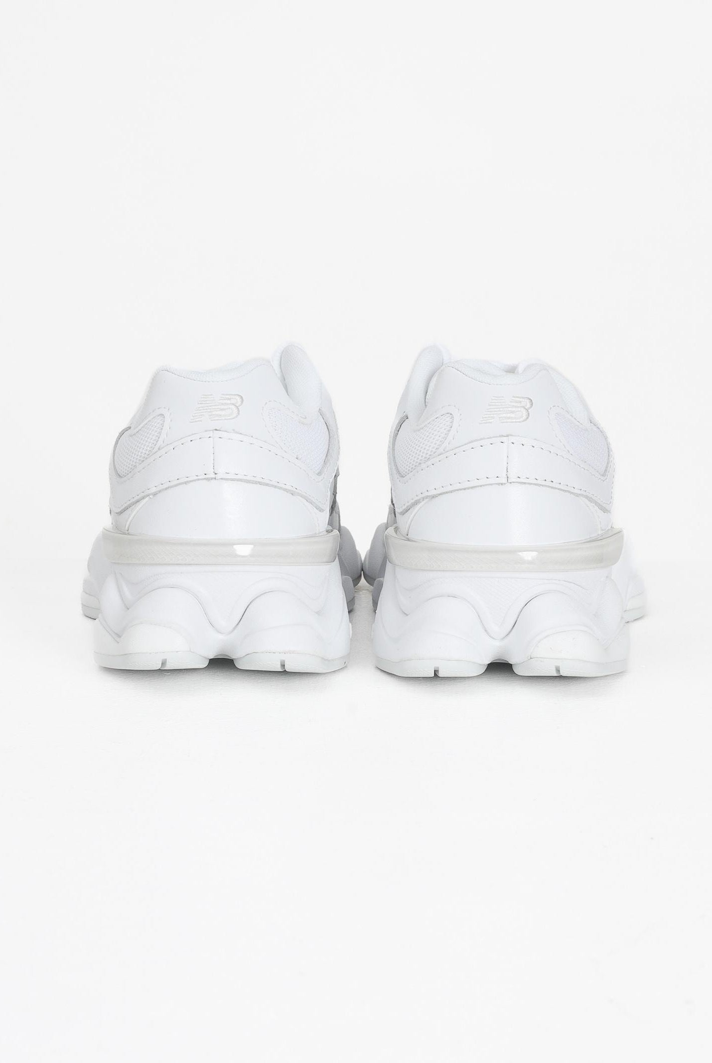 NEW BALANCE Sneakers 9060 bianche per uomo e donna U9060NRJ . NEW BALANCE