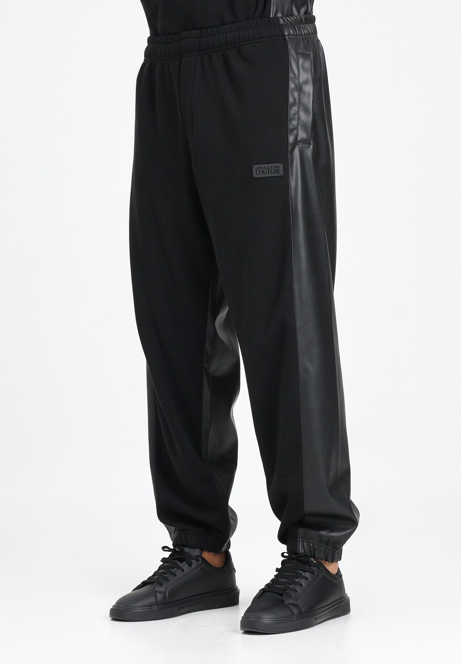 VERSACE JEANS COUTURE Pantalone sportivo nero da uomo realizzato in doppio tessuto 79GAA322F0010 899 VERSACE JEANS COUTURE