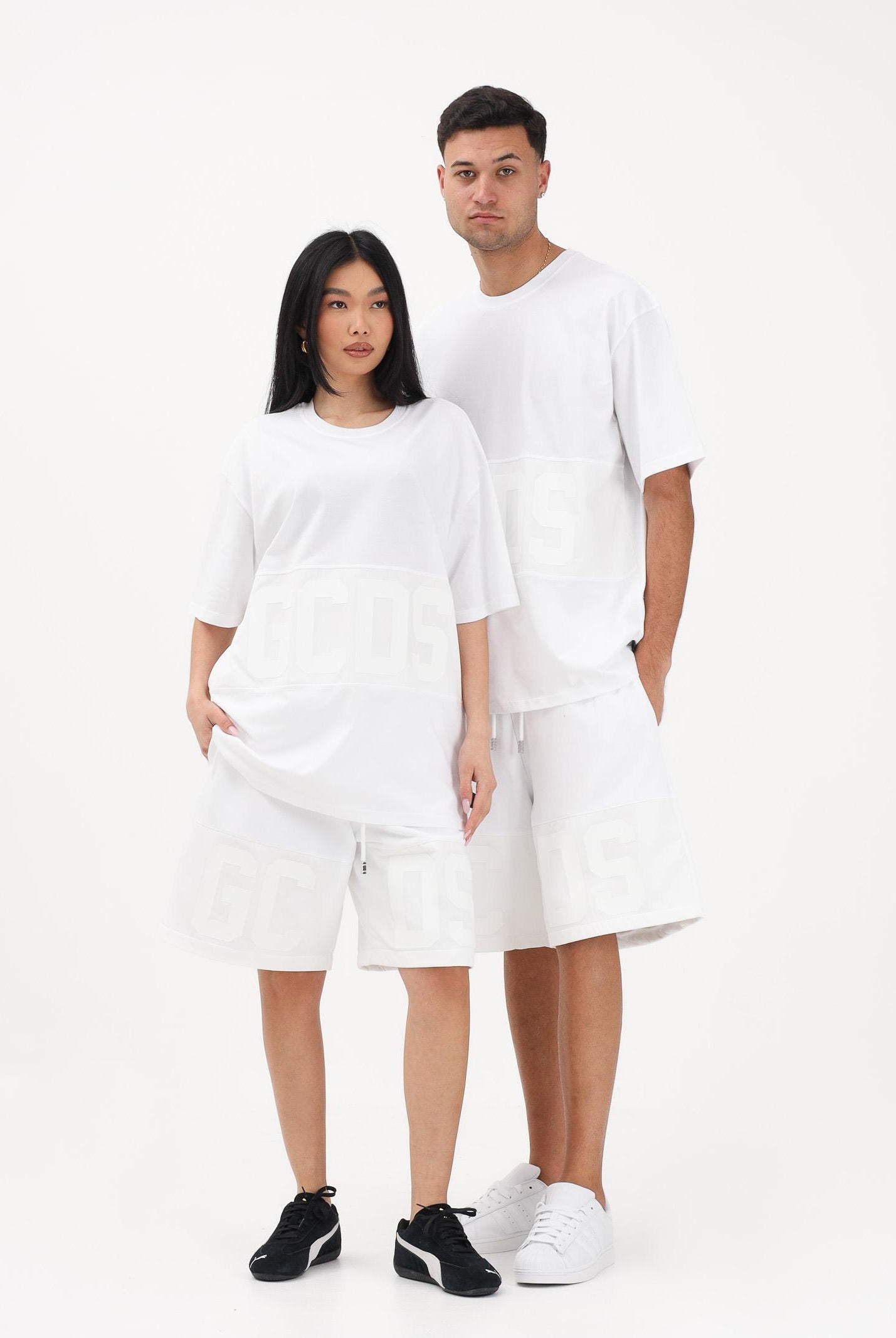 GCDS Shorts sportivo bianco per uomo e donna con logo Z0MLQL230F004 100A GCDS