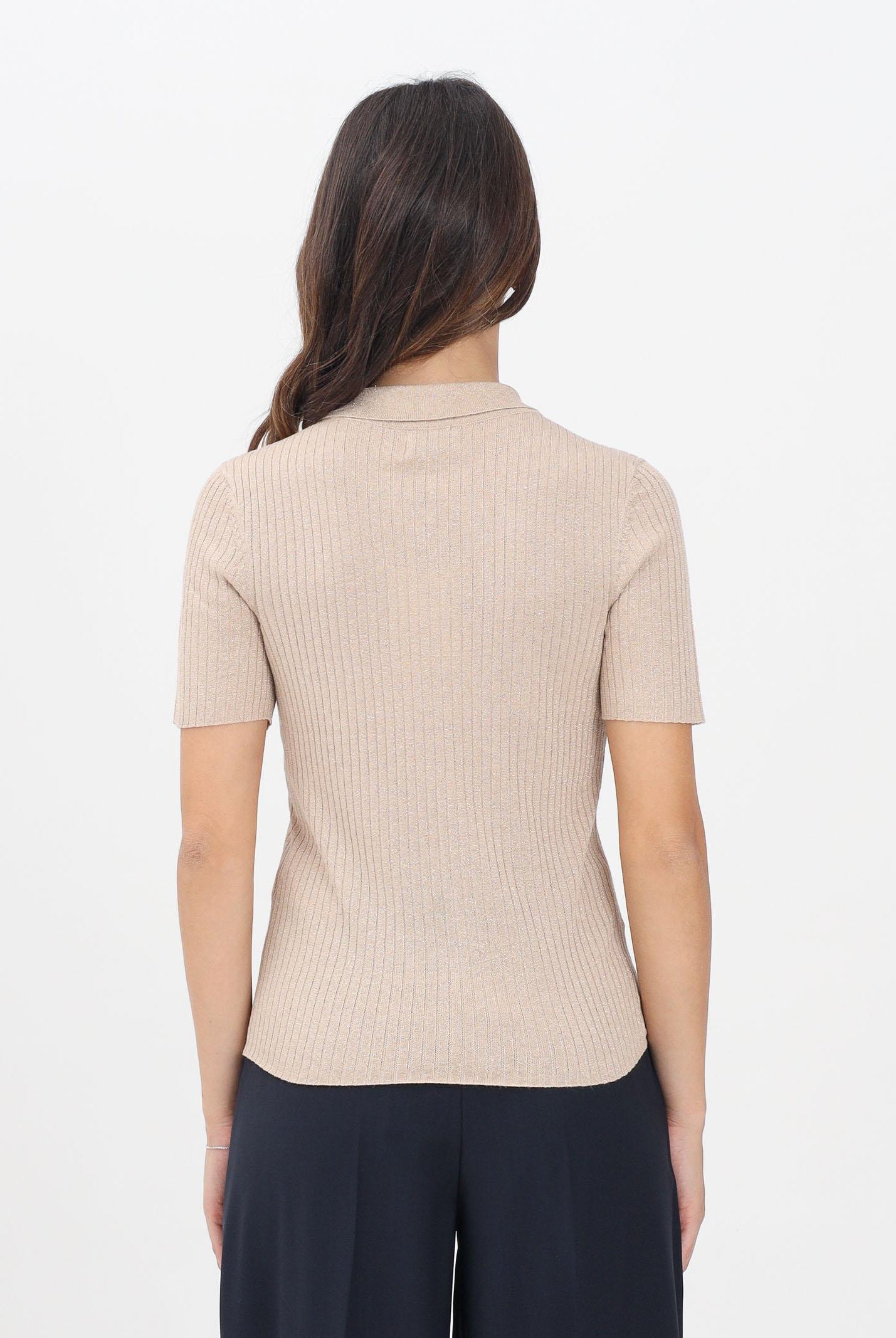 JDY Polo beige da donna realizzata in una maglia a costine sottili con un tocco di filato lamé 15354078 FrostedAlmond JDY