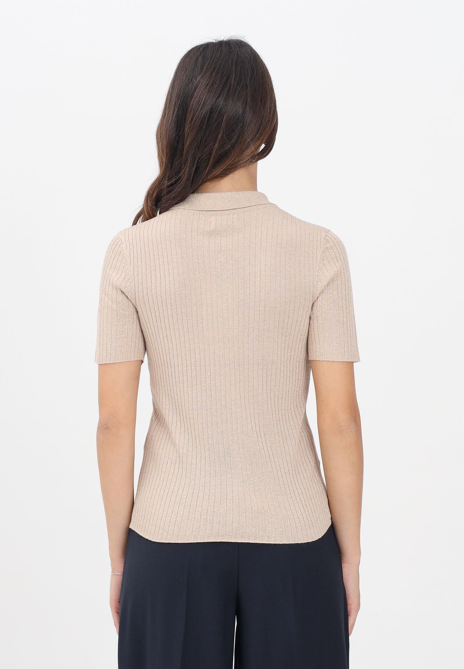 JDY Polo beige da donna realizzata in una maglia a costine sottili con un tocco di filato lamé 15354078 FrostedAlmond JDY