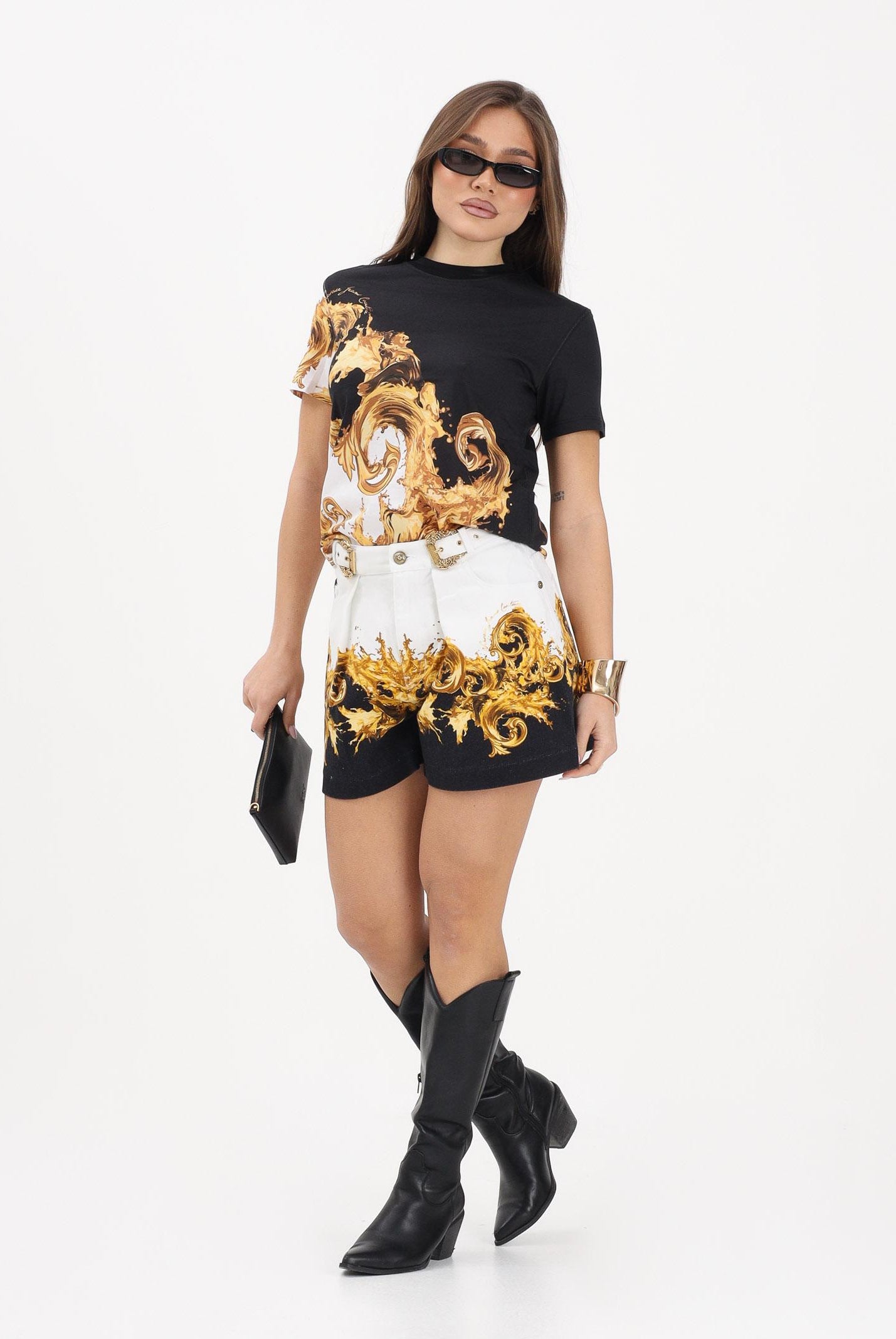 VERSACE JEANS COUTURE Shorts in denim bianco e nero da donna con fantasia Wave Couture oro 80HAD55PES163L54 GL2 VERSACE JEANS COUTURE