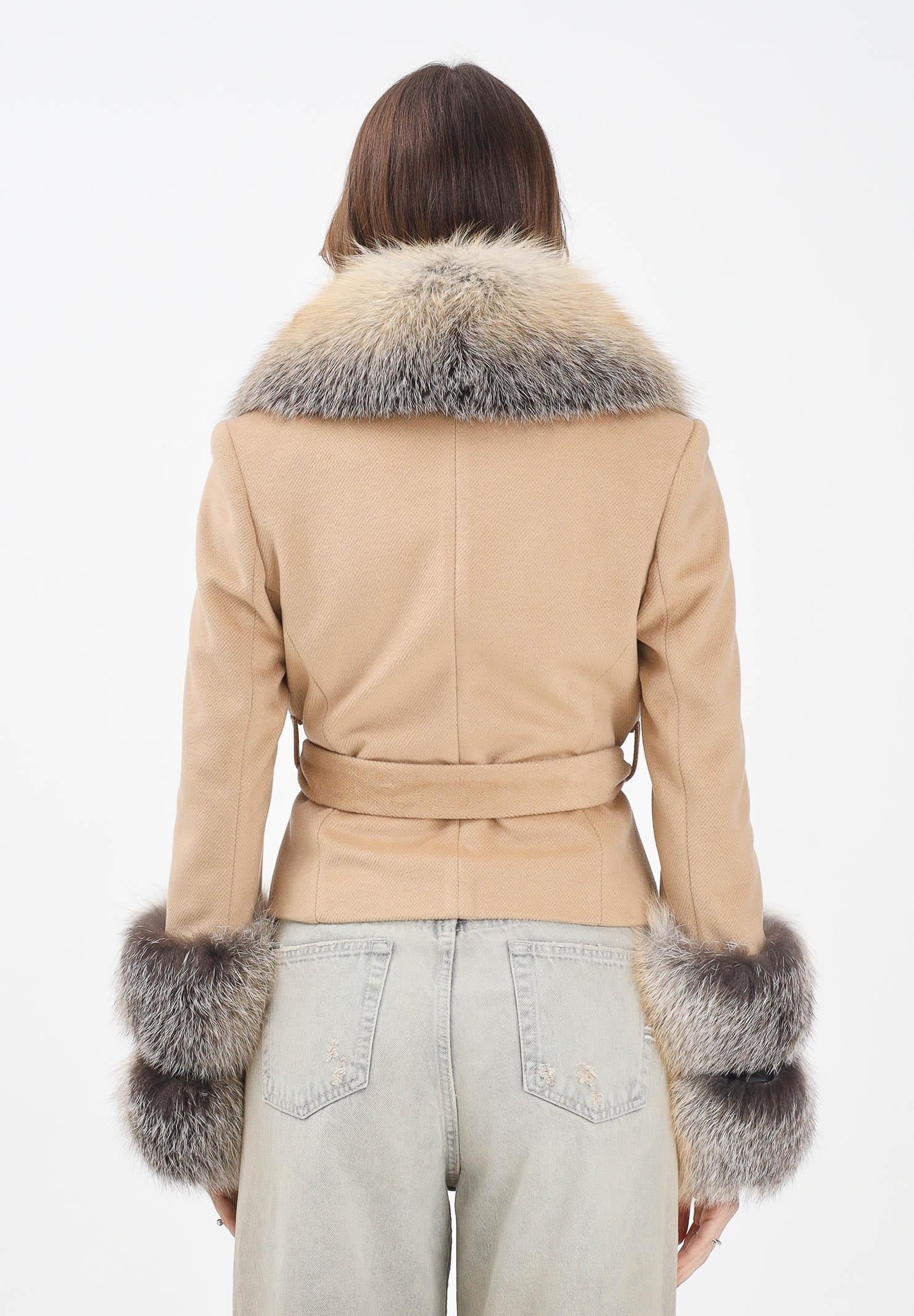 YES LONDON Cappotto beige da donna con dettagli in vera pelliccia CD1228 CA YES LONDON