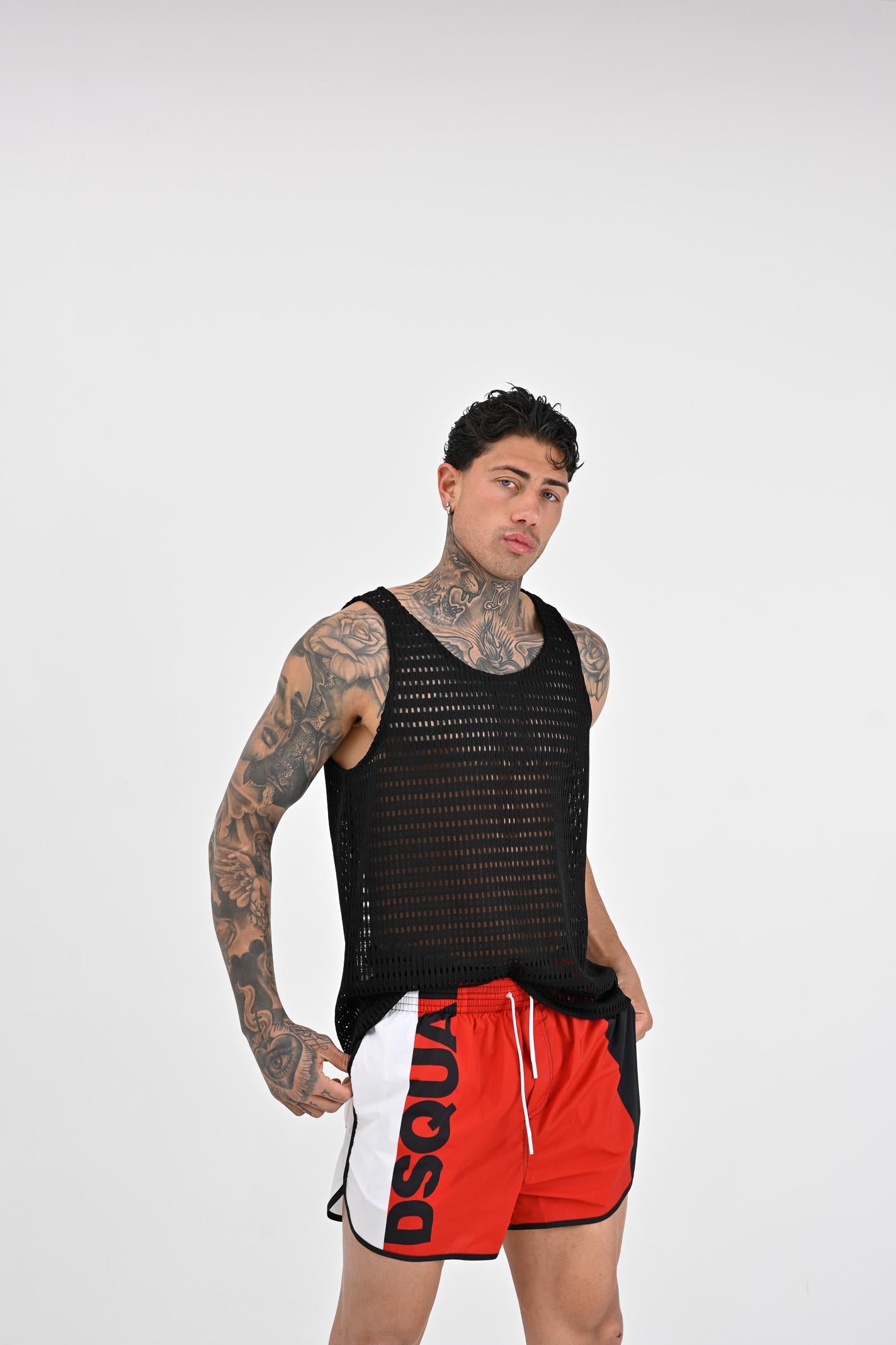 DSQUARED2 Shorts mare rosso da uomo con logo e inserti blu e bianchi D7B636220 618 DSQUARED2