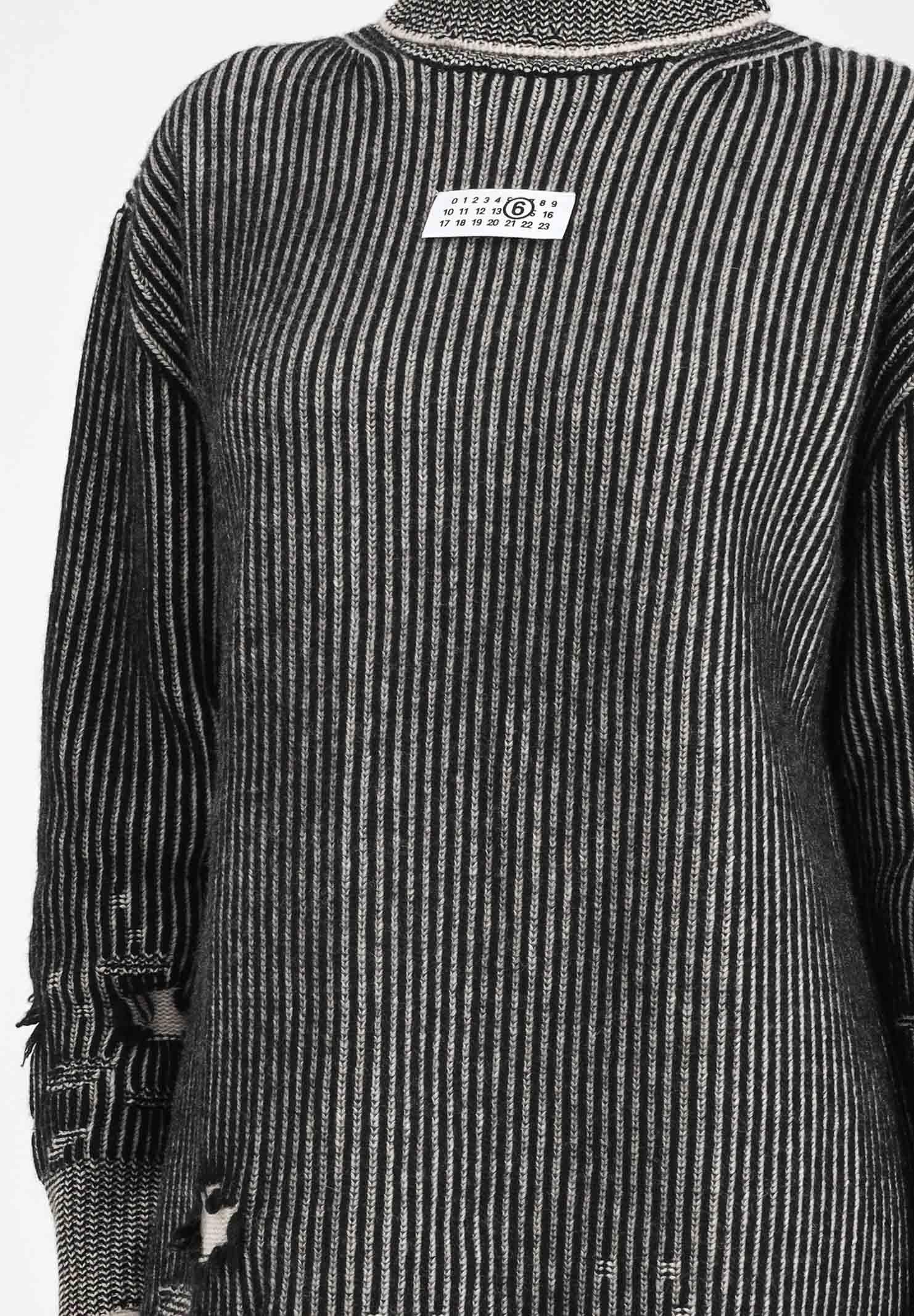 MAISON MARGIELA Abito corto nero per donna e bambina con sottili righe e patch logo M60847MM06K M6C39 MAISON MARGIELA