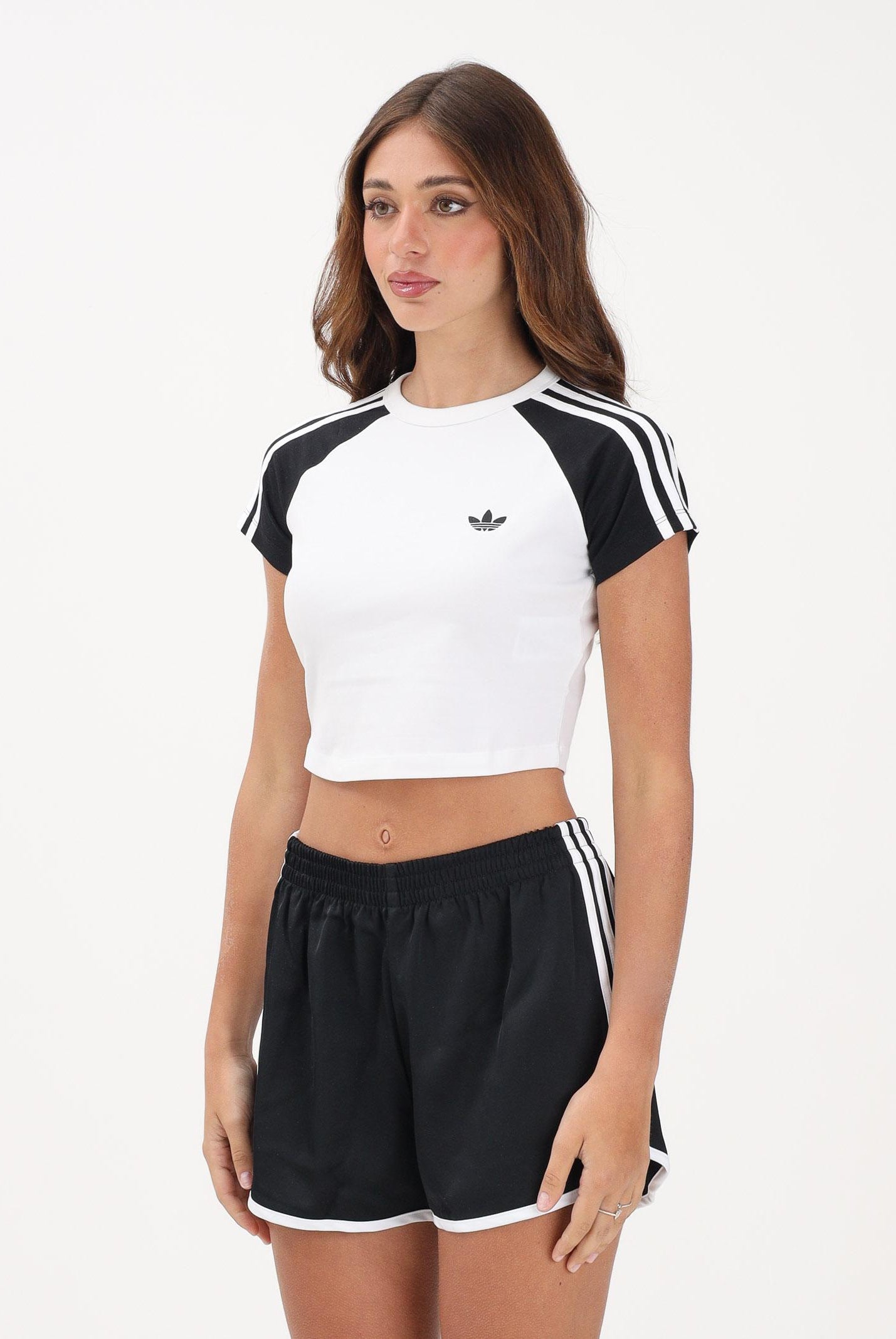 ADIDAS ORIGINALS T-shirt a manica corta SST bianca e nera da donna KD3795 . ADIDAS ORIGINALS