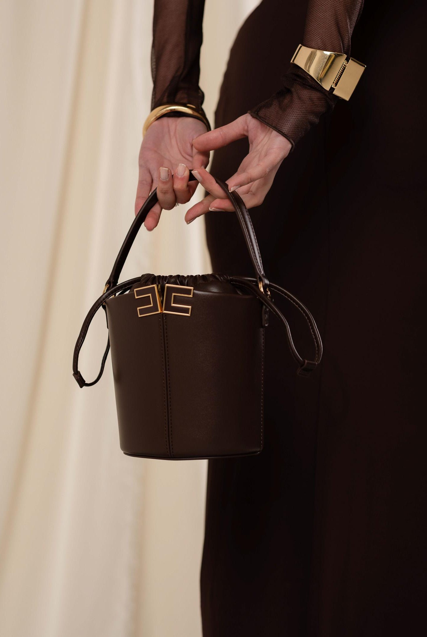 ELISABETTA FRANCHI Borsa a secchiello cacao da donna BS92A61E2 644 ELISABETTA FRANCHI