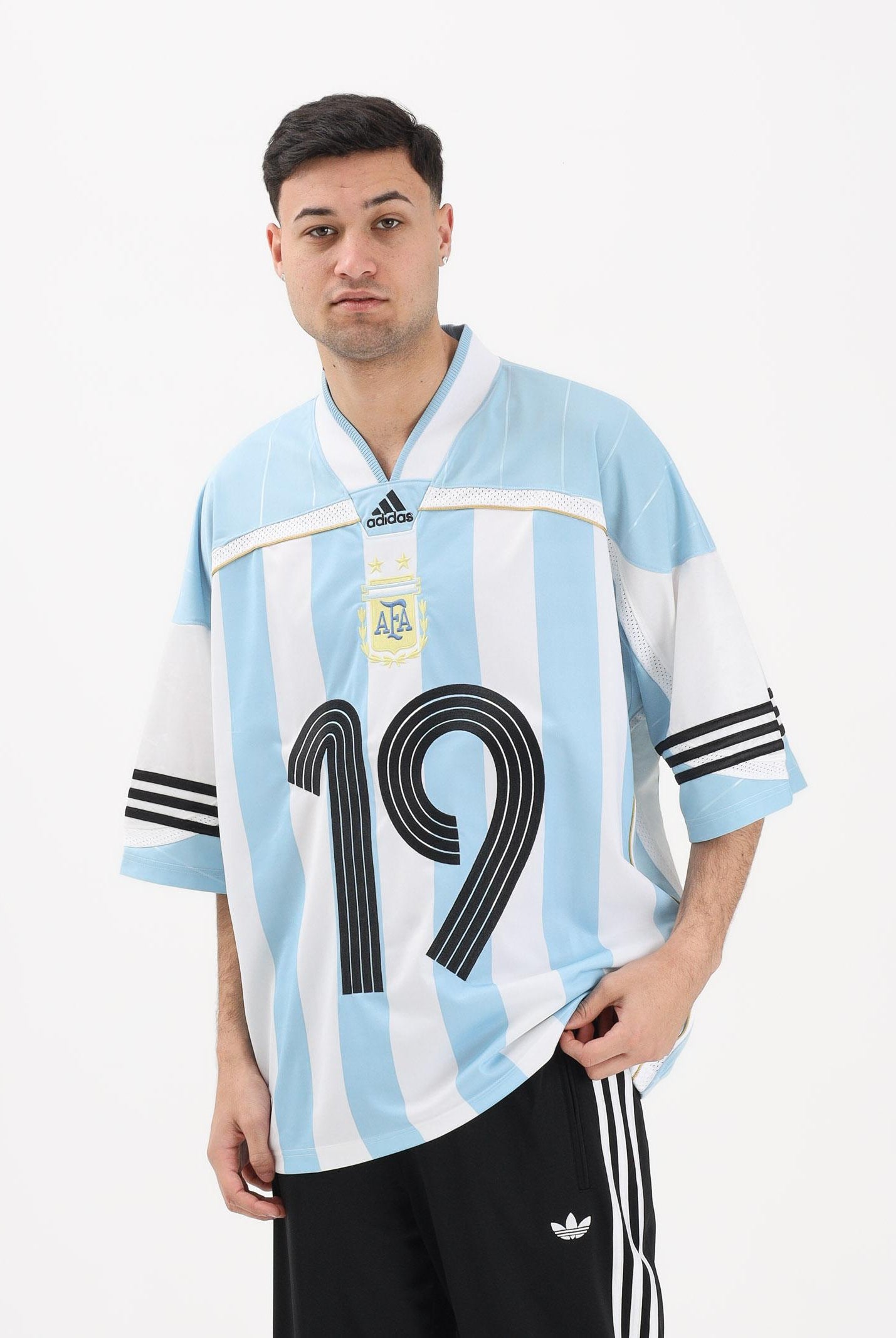 ADIDAS ORIGINALS T-shirt a manica corta Bringback Remixed Argentina azzurra e bianca da uomo KD5982 . ADIDAS ORIGINALS