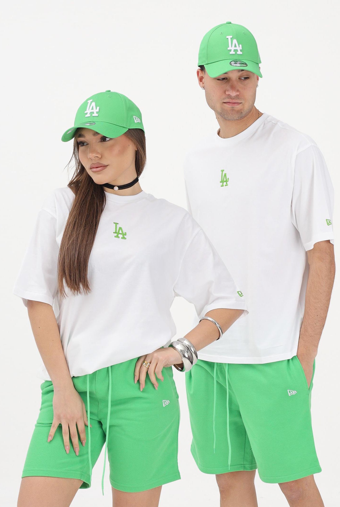 NEW ERA T-shirt a manica corta Oversized LA Dodgers MLB League Essential bianca per uomo e donna 60856135 . NEW ERA