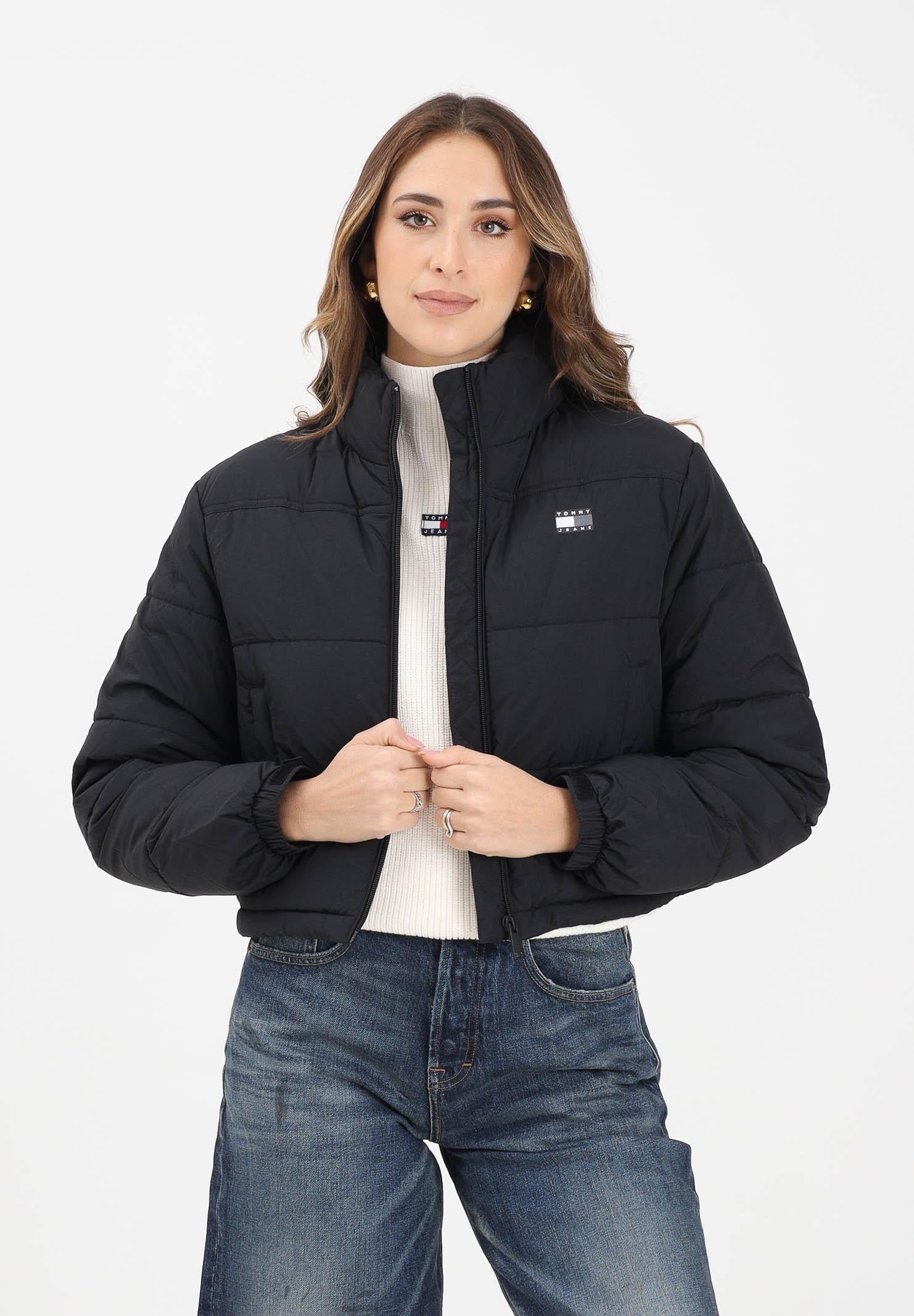TOMMY JEANS Piumino nero da donna con logo DW0DW21620BDS TOMMY JEANS