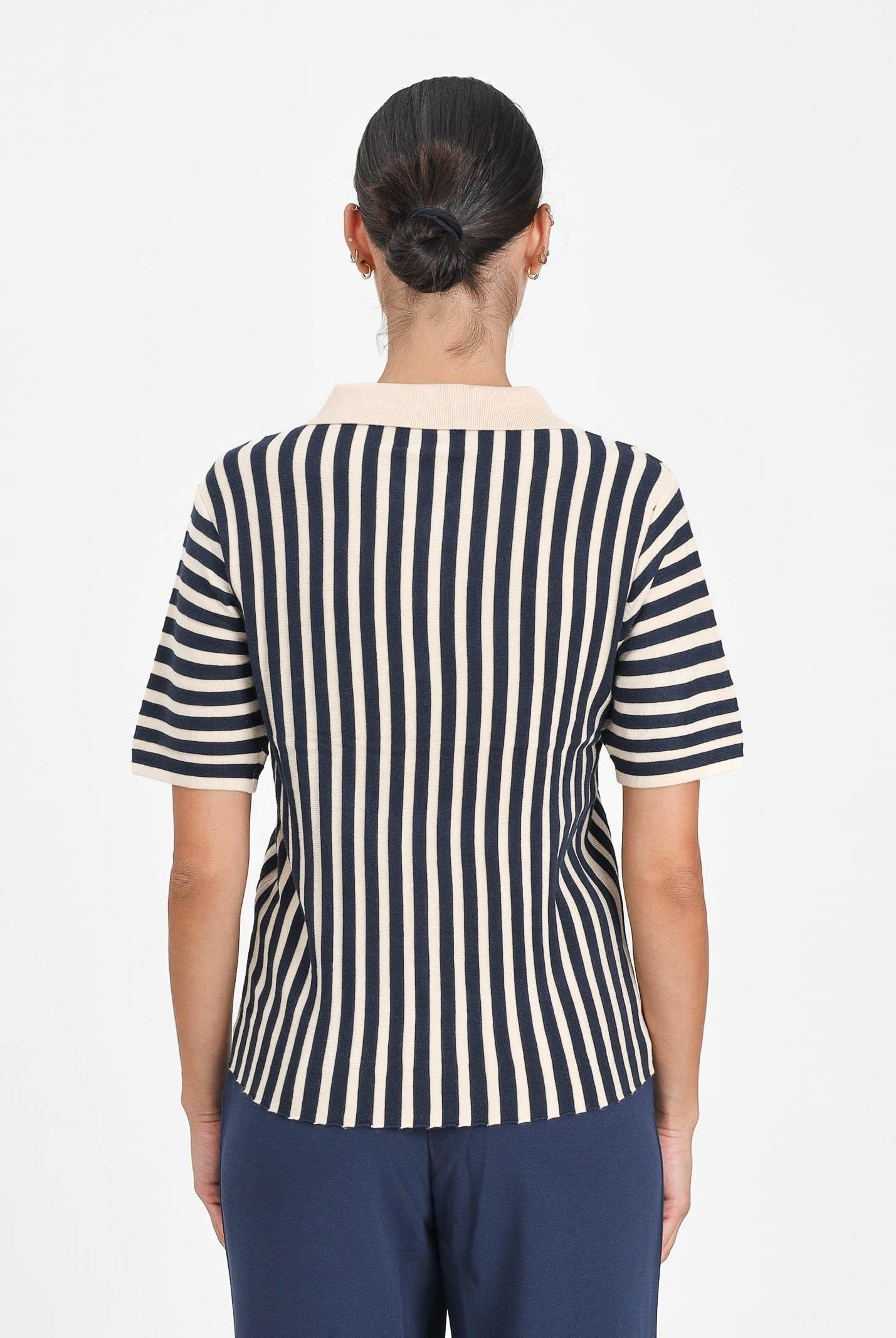 JDY Polo da donna caratterizzata da righe verticali in contrasto beige e blu navy 15354079 ECLIP JDY