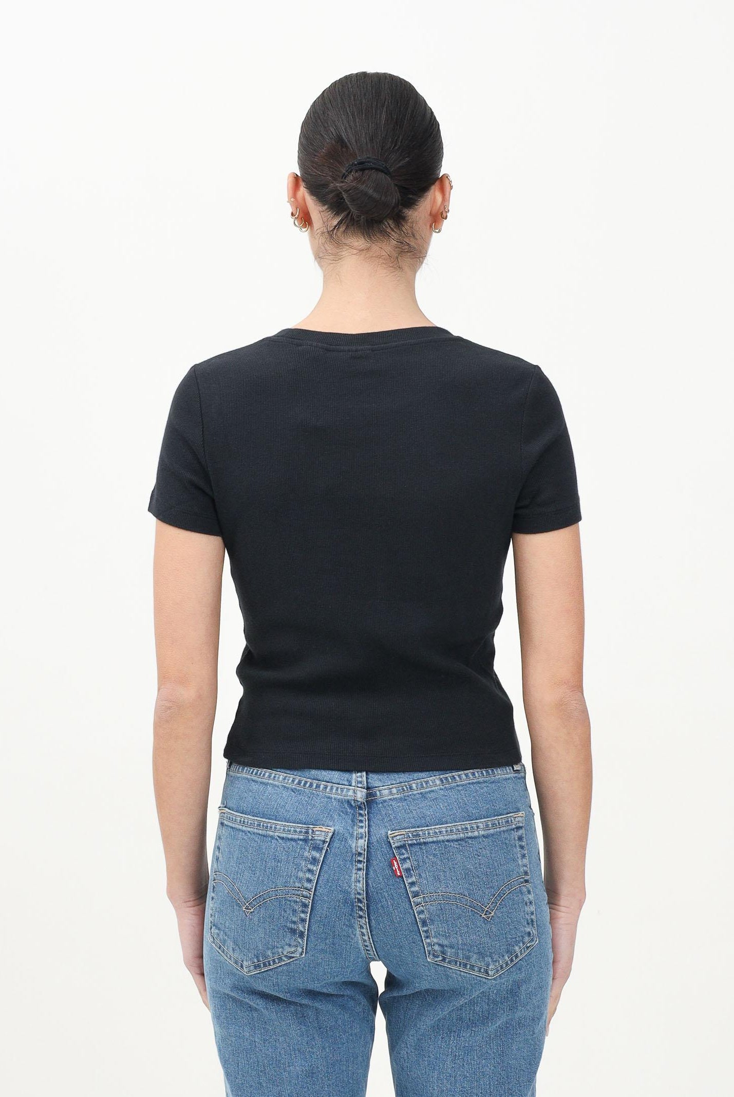 LEVI'S® T-shirt a manica corta ESSENTIAL nera da donna A7419-0014 . LEVI'S®