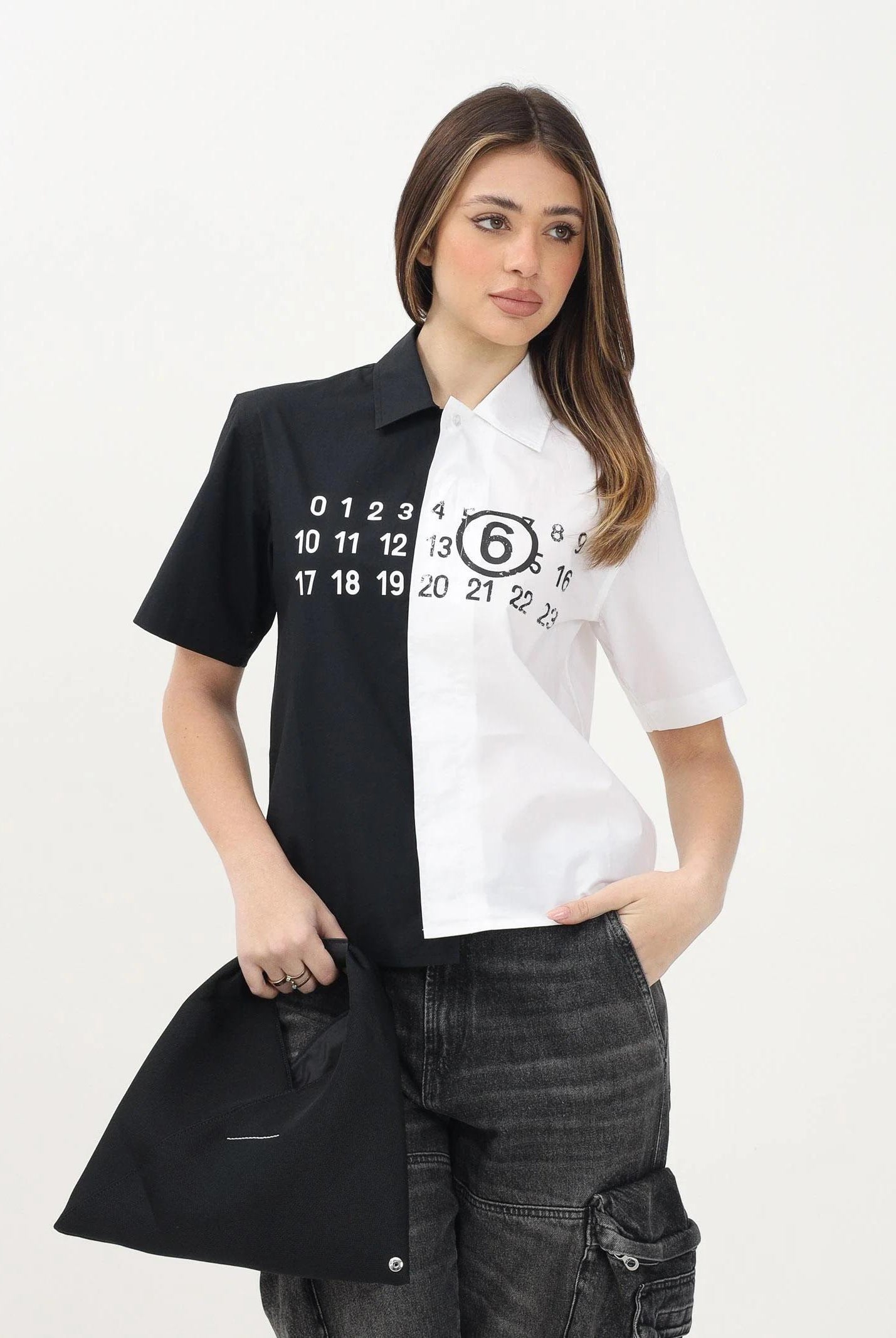 MAISON MARGIELA Camicia a maniche corte bianca e nera per donna, ragazzi e bambini con stampa Numbers M60761MM014 M6C10 MAISON MARGIELA