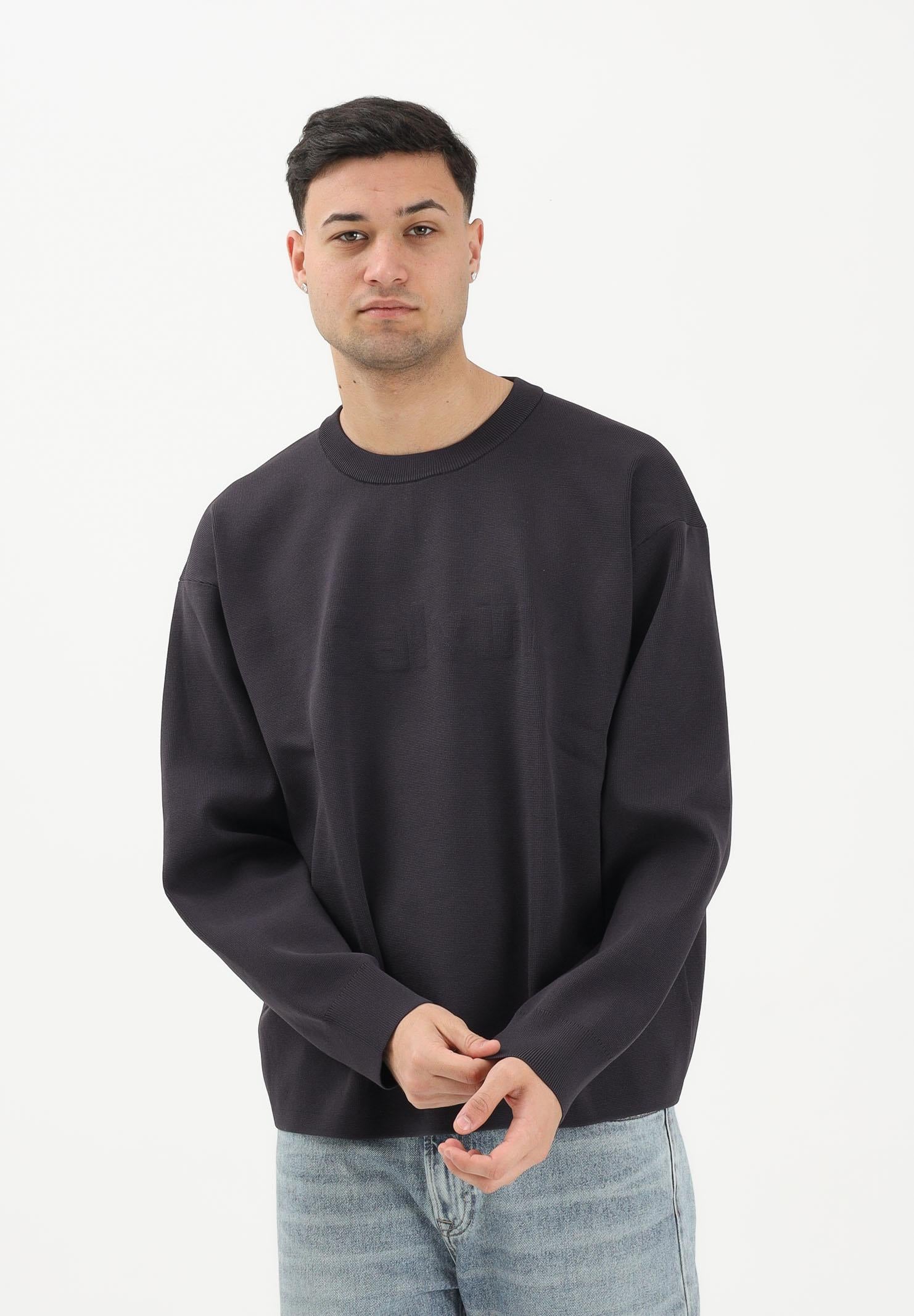 CALVIN KLEIN JEANS Maglioncino girocollo blu da uomo con grafica con logo tono su tono LV04RE304GCR1 . CALVIN KLEIN JEANS